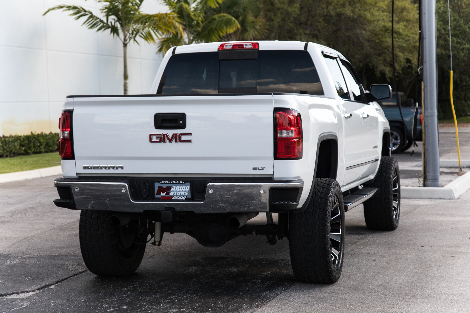 Used-2015-GMC-Sierra-1500-SLT