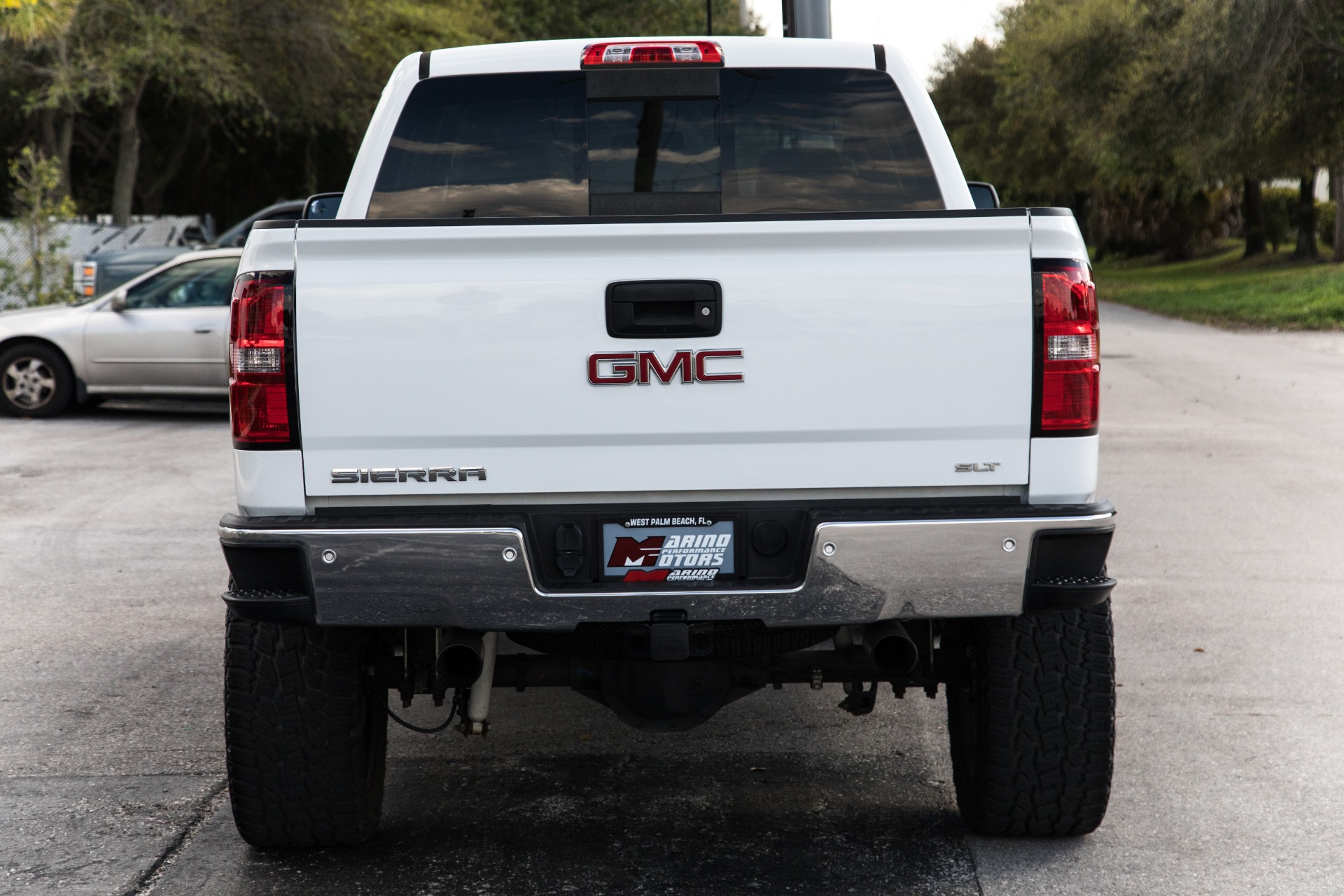 Used-2015-GMC-Sierra-1500-SLT