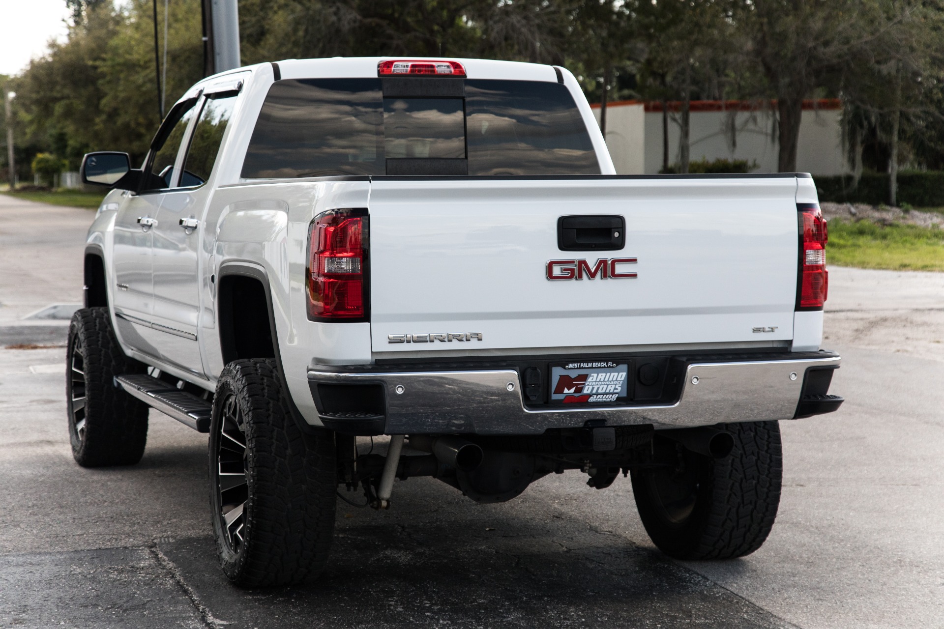 Used-2015-GMC-Sierra-1500-SLT