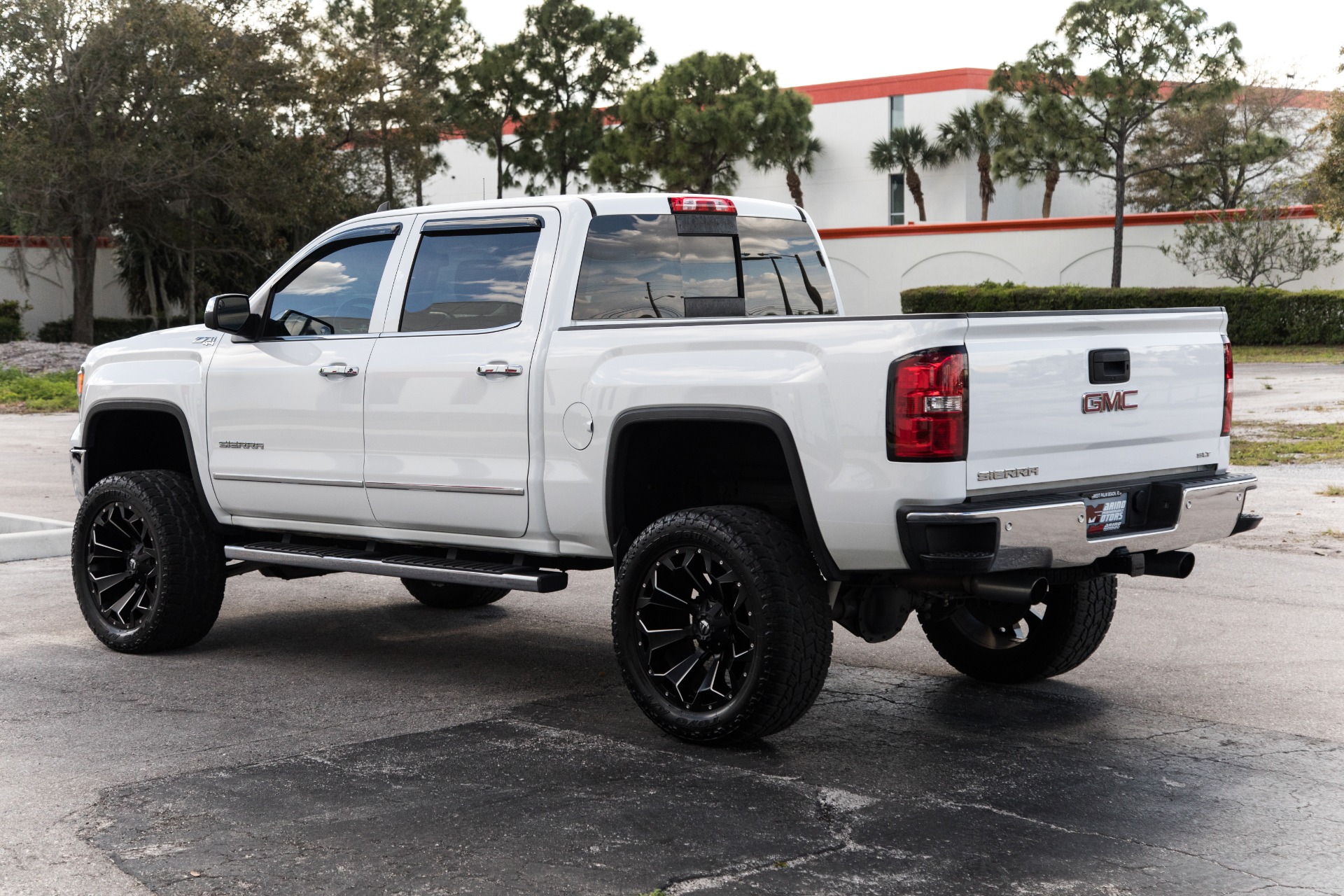 Used-2015-GMC-Sierra-1500-SLT