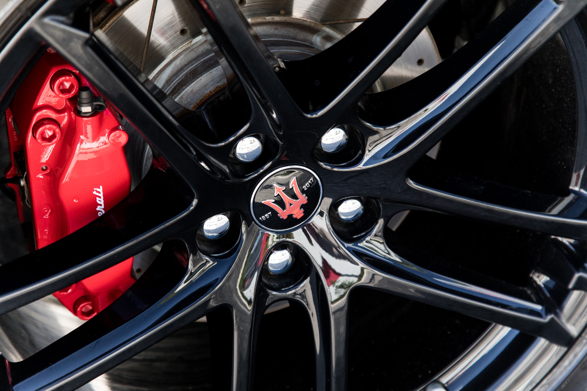Used-2017-Maserati-GranTurismo-Sport