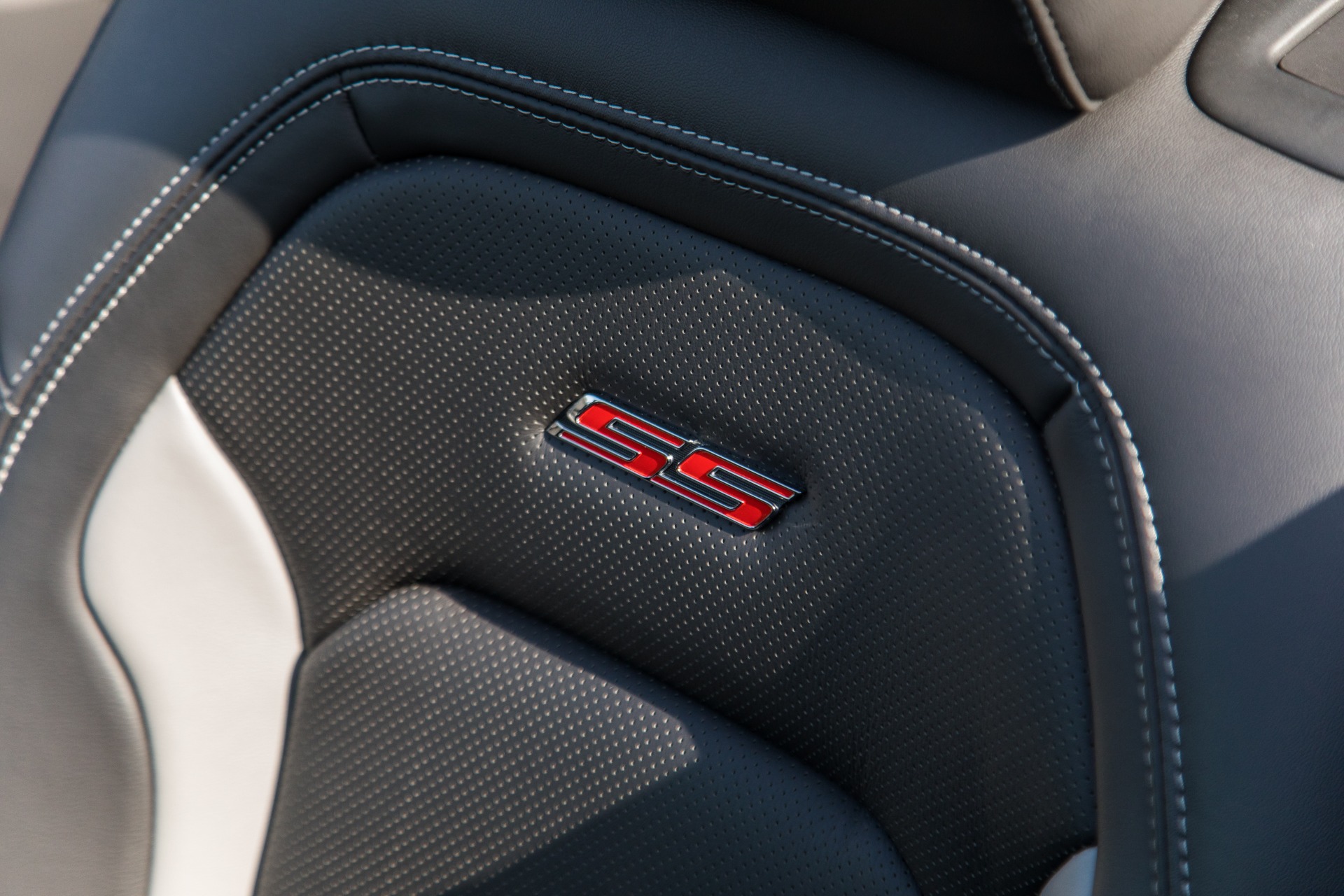 Used-2018-Chevrolet-Camaro-SS-Indy-500-Official-Vehicle