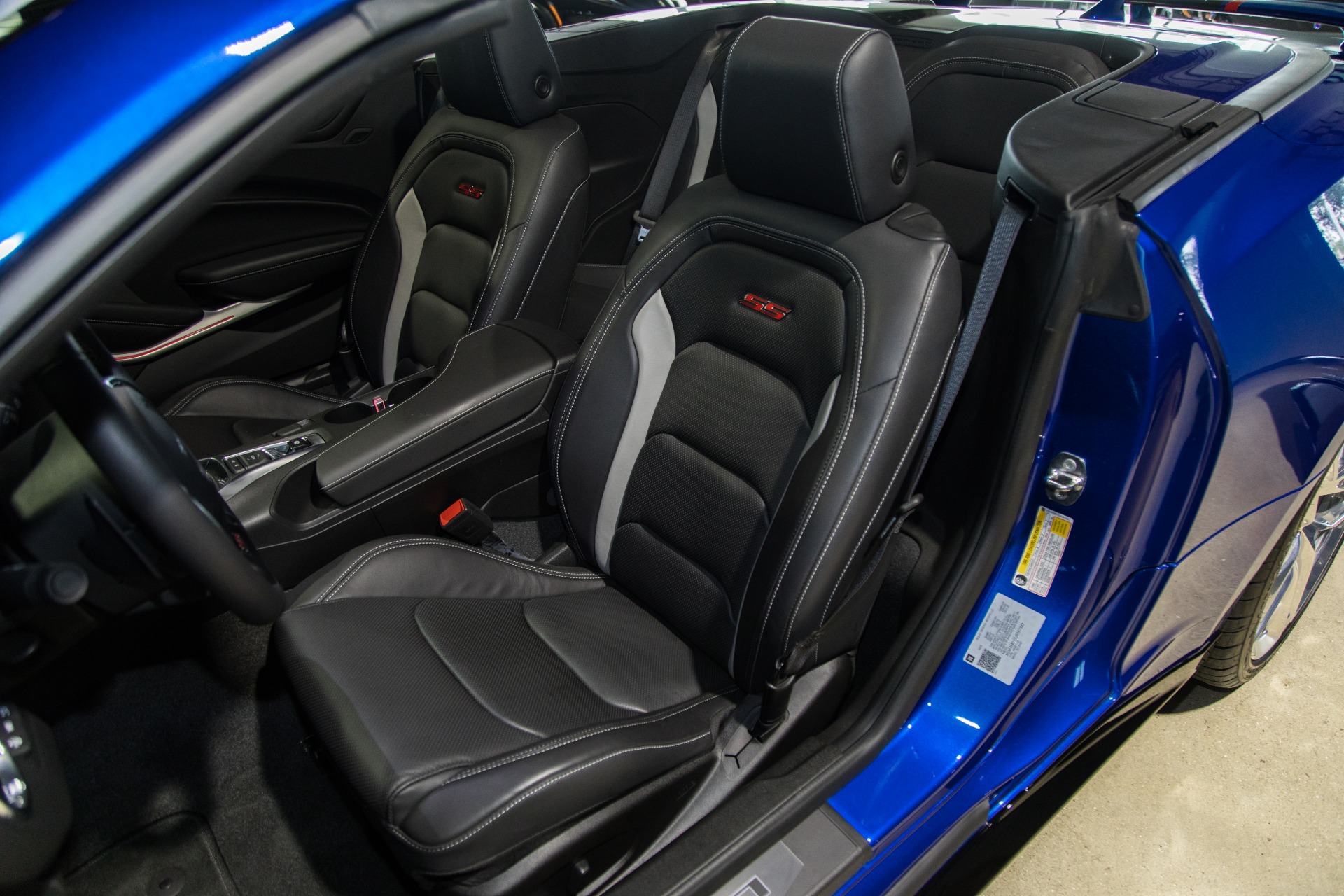 Used-2018-Chevrolet-Camaro-SS-Indy-500-Official-Vehicle