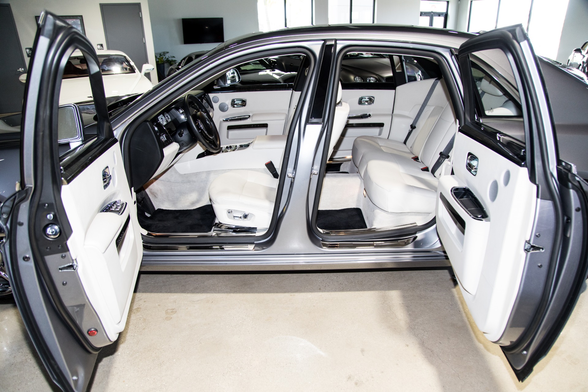 Used-2011-Rolls-Royce-Ghost