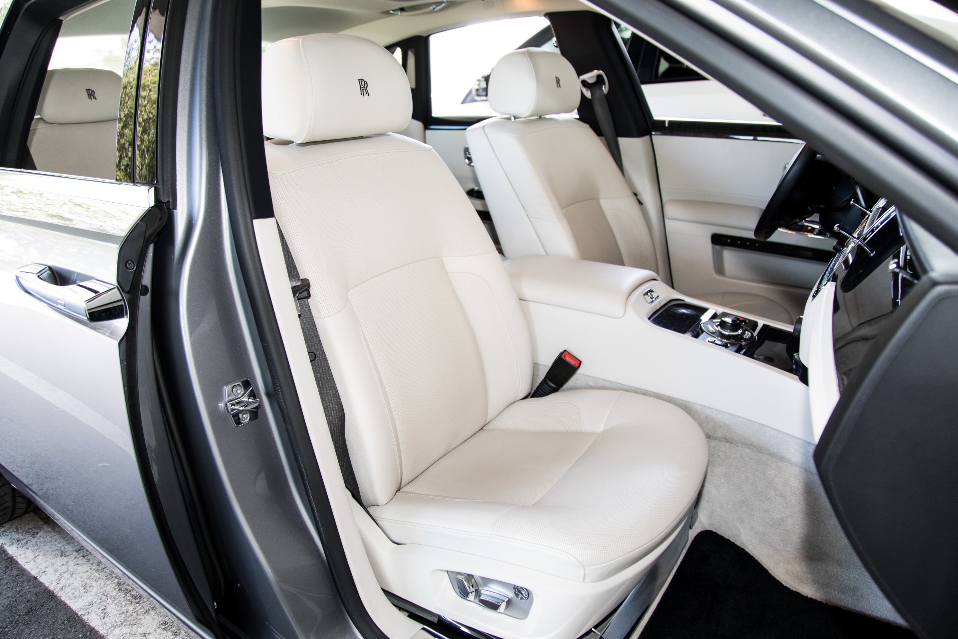 Used-2011-Rolls-Royce-Ghost