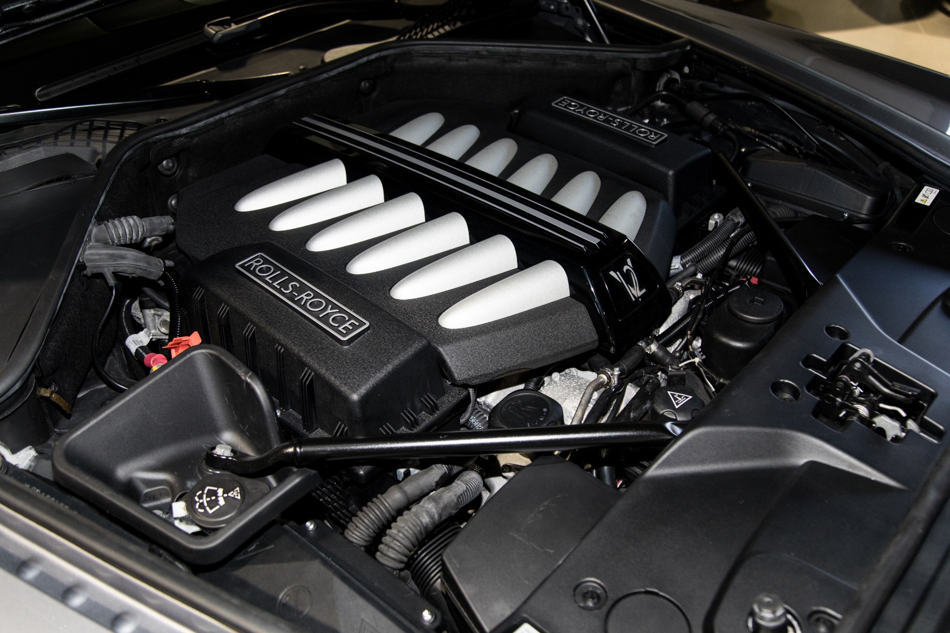 Used-2011-Rolls-Royce-Ghost