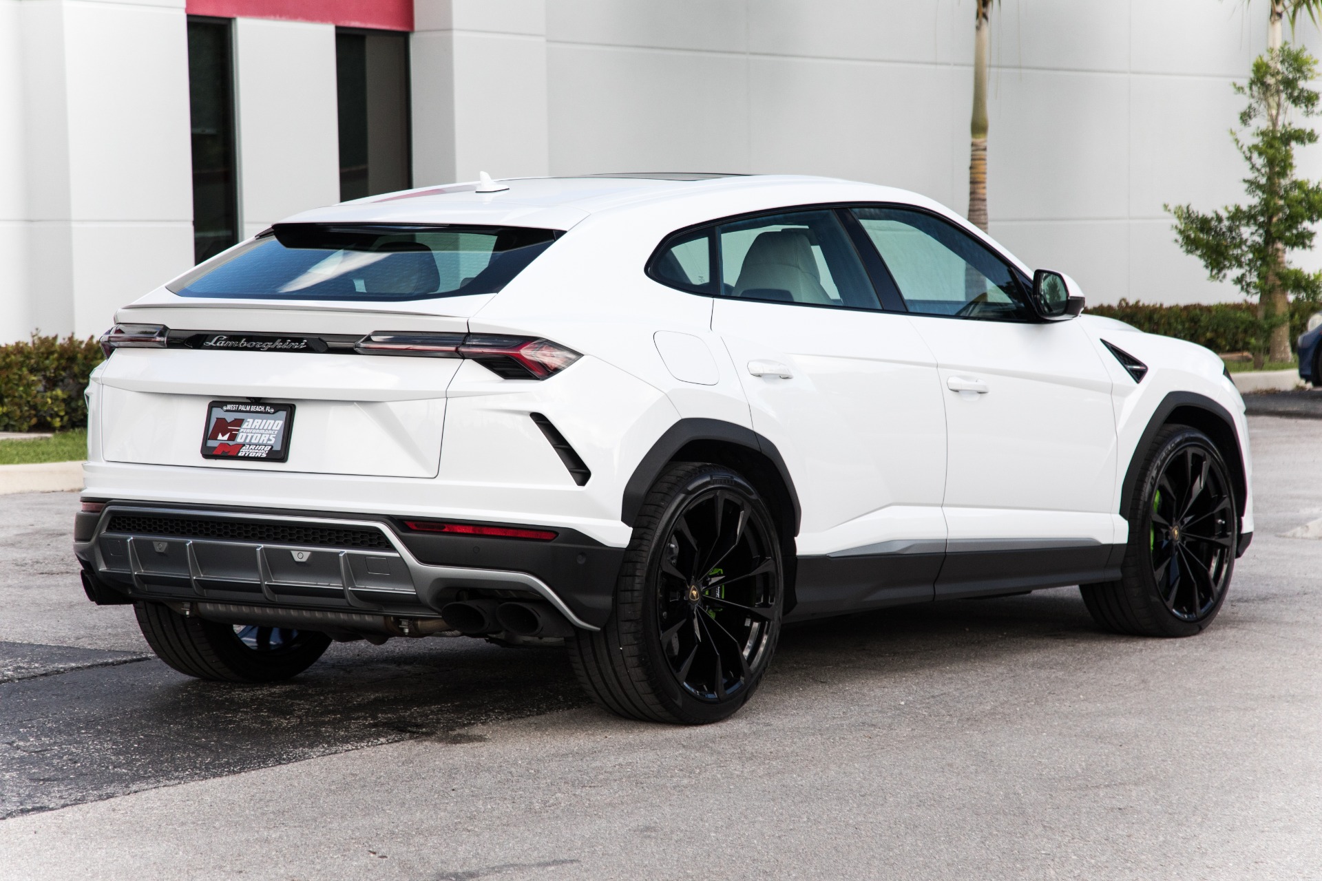 Used-2019-Lamborghini-Urus