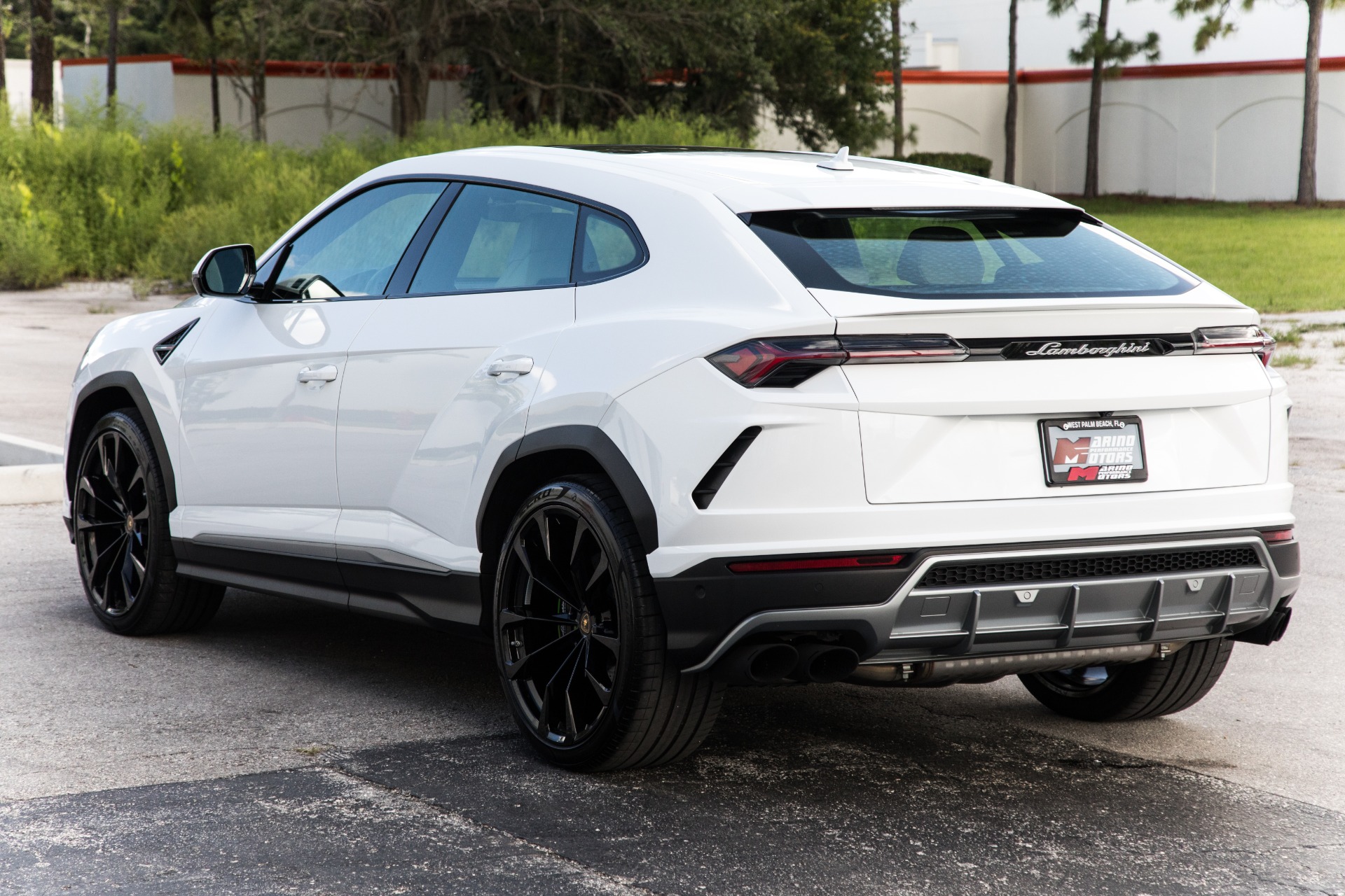 Used-2019-Lamborghini-Urus