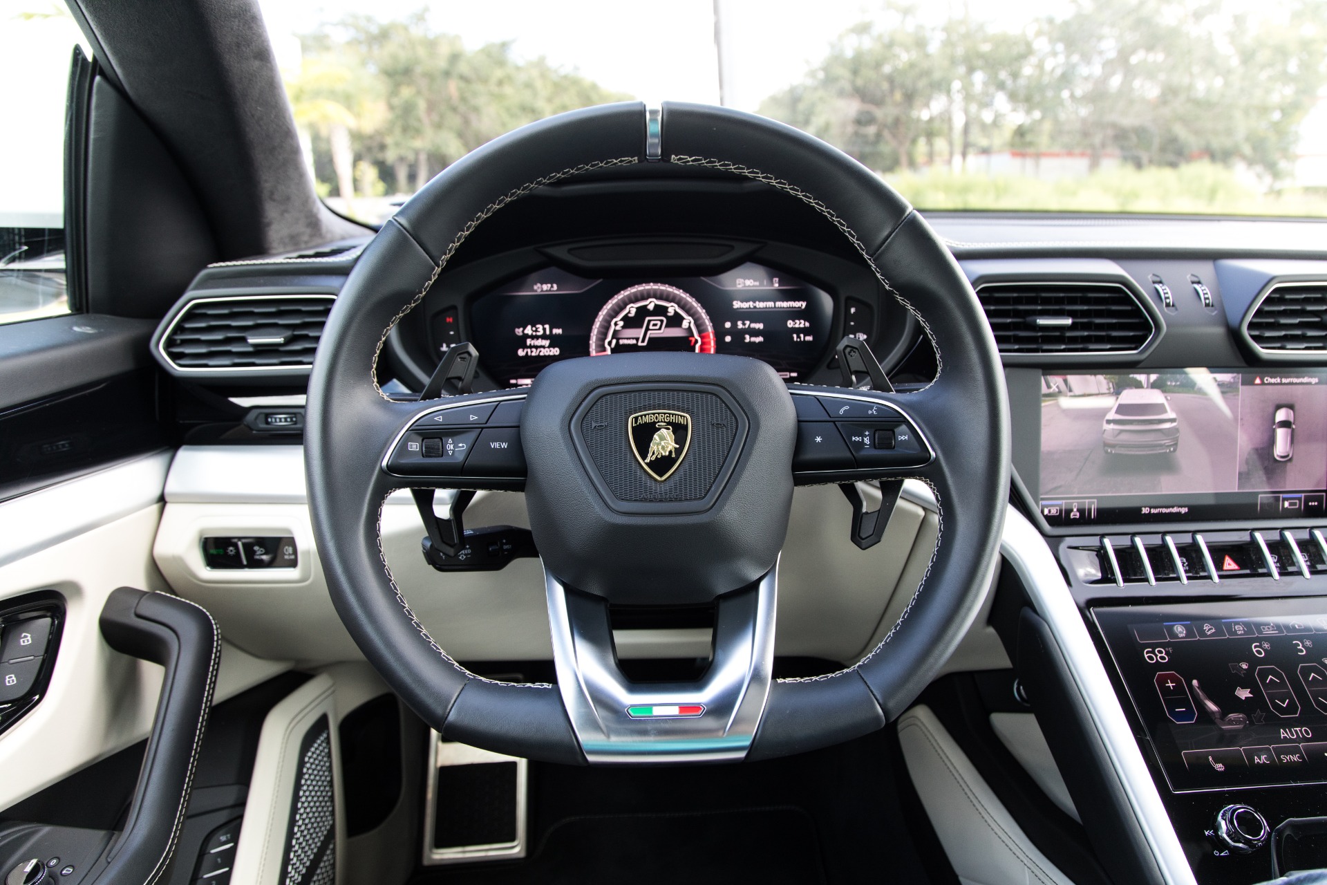 Used-2019-Lamborghini-Urus