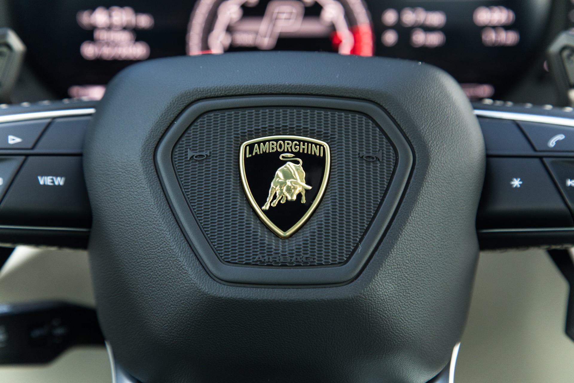 Used-2019-Lamborghini-Urus