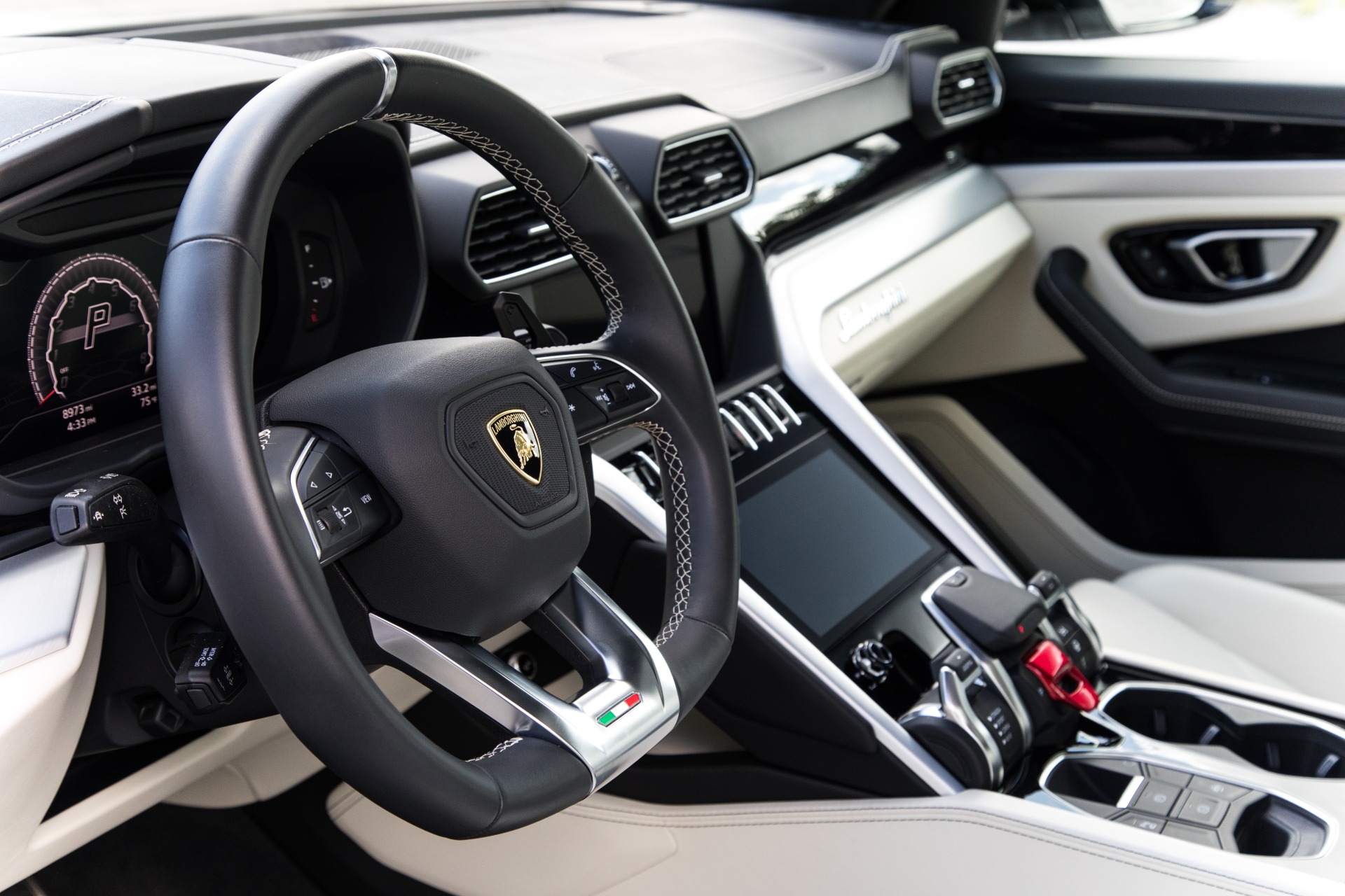 Used-2019-Lamborghini-Urus
