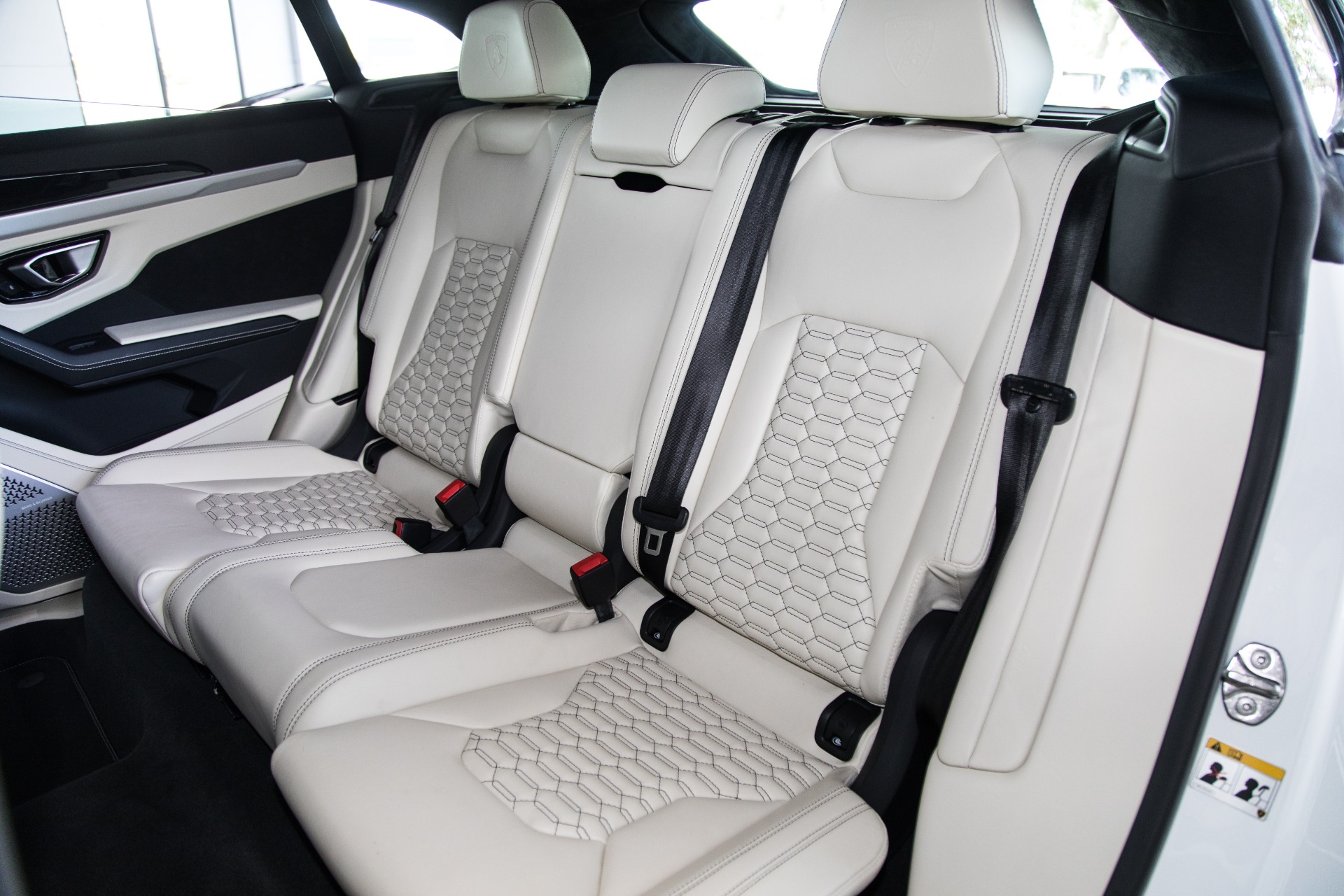 Used-2019-Lamborghini-Urus
