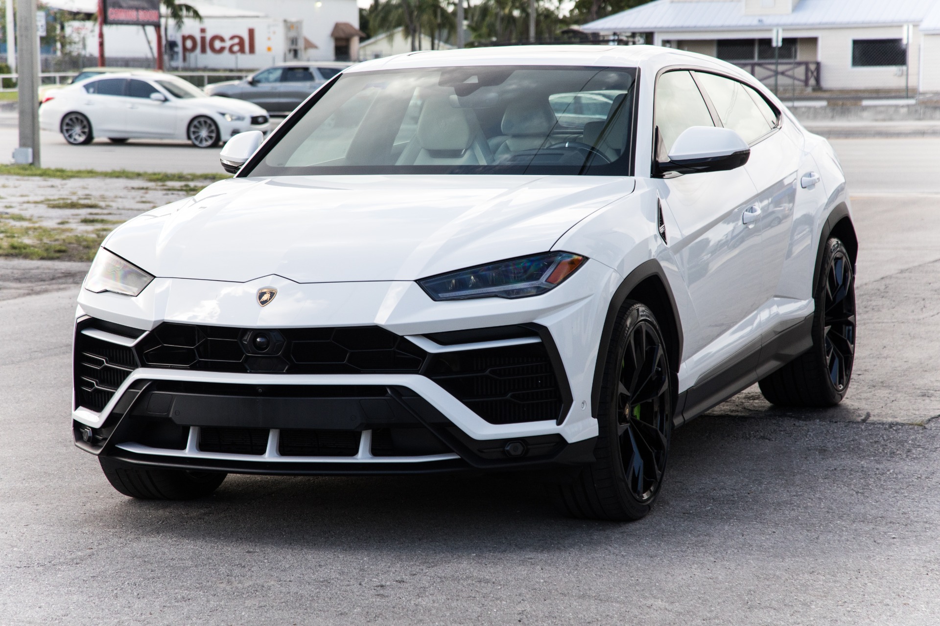Used-2019-Lamborghini-Urus