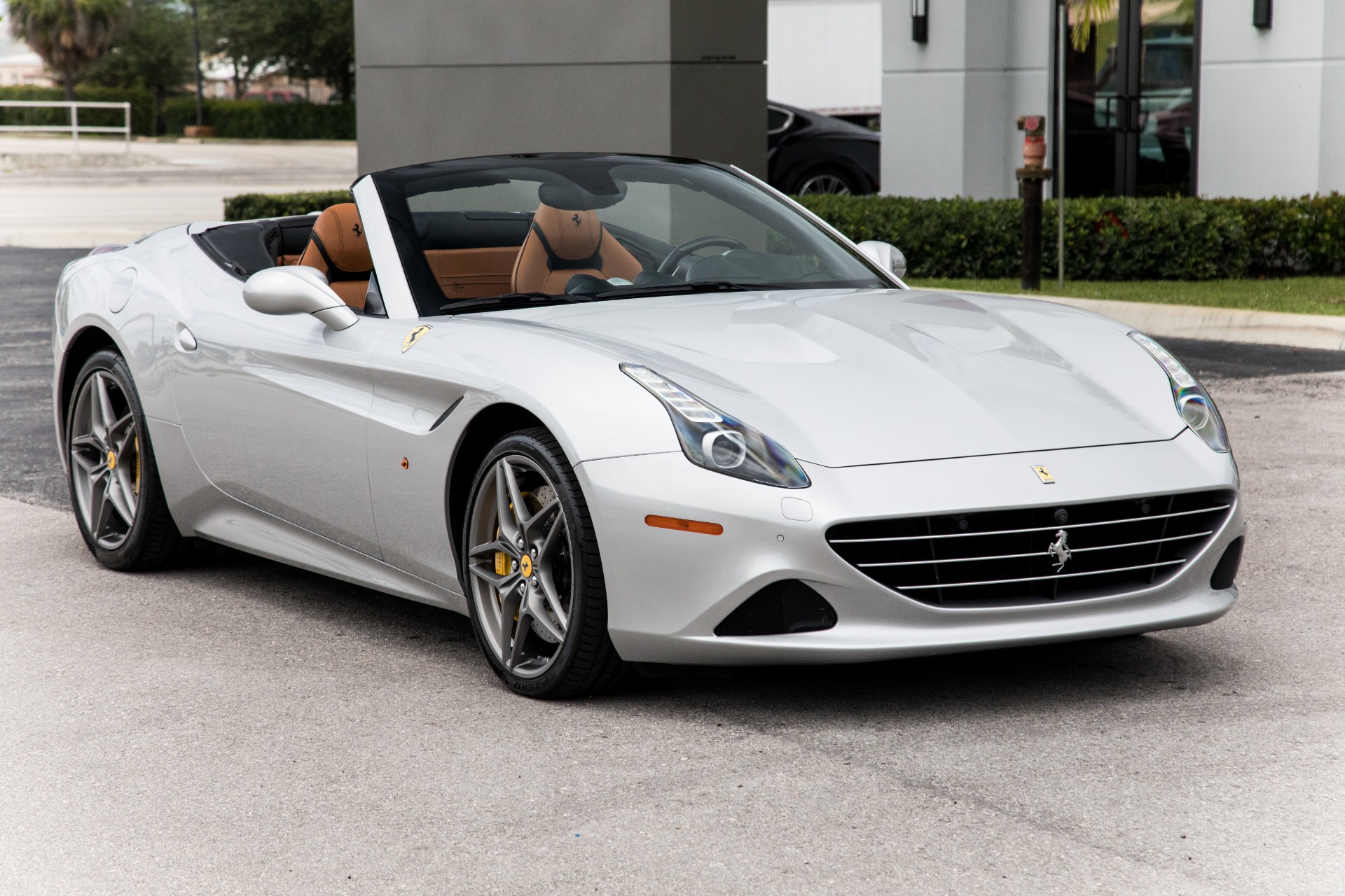 Used-2016-Ferrari-California-T