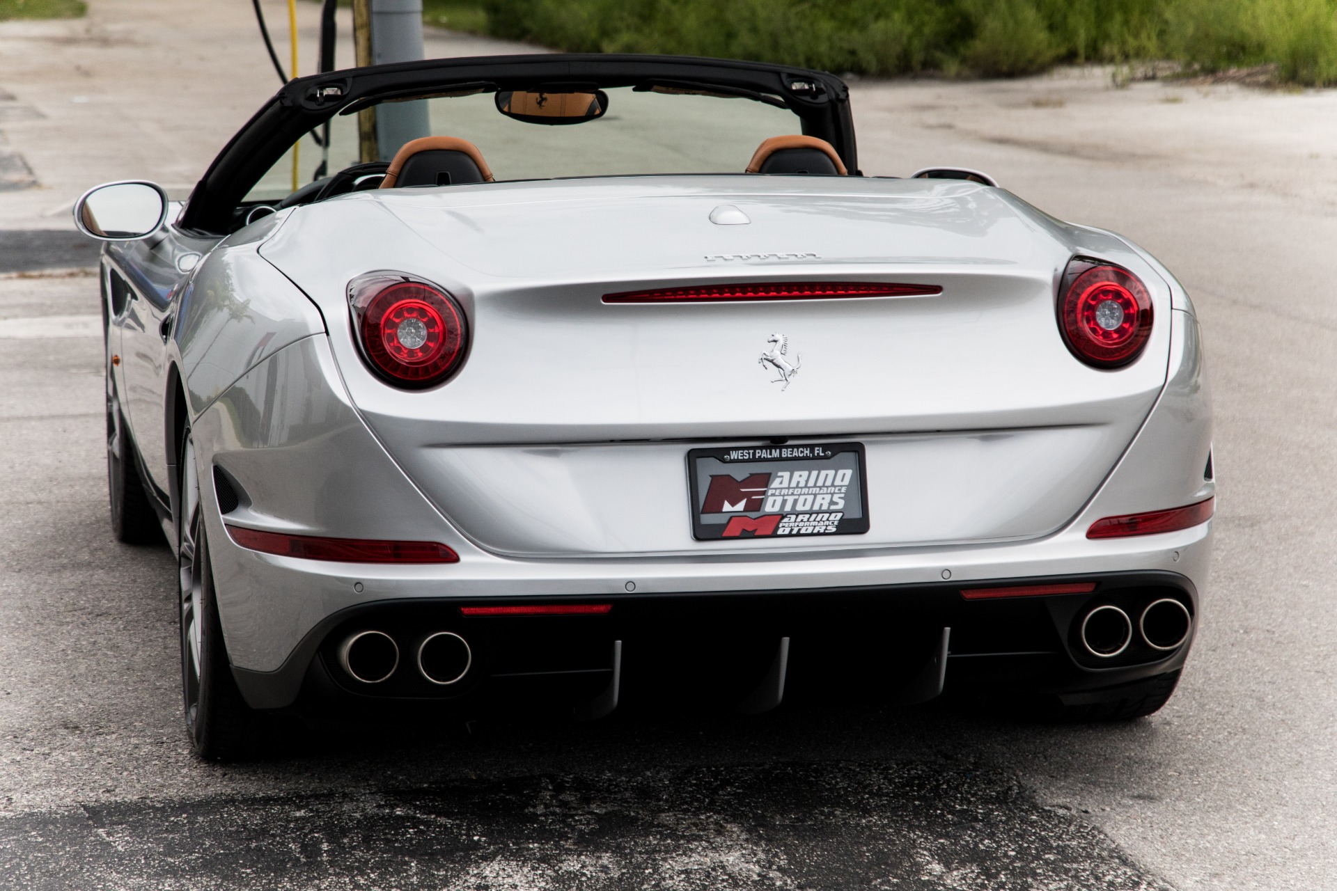 Used-2016-Ferrari-California-T