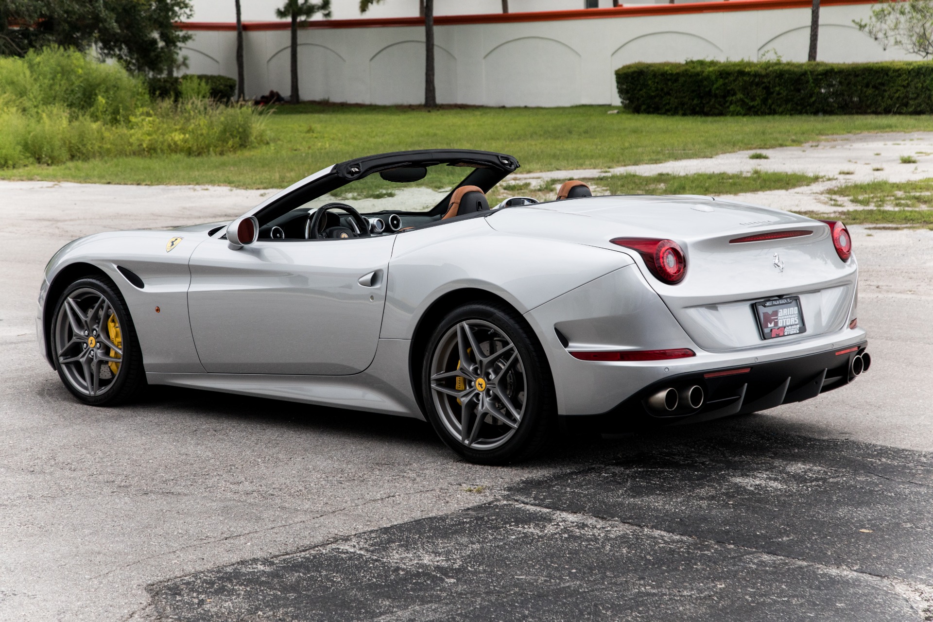 Used-2016-Ferrari-California-T