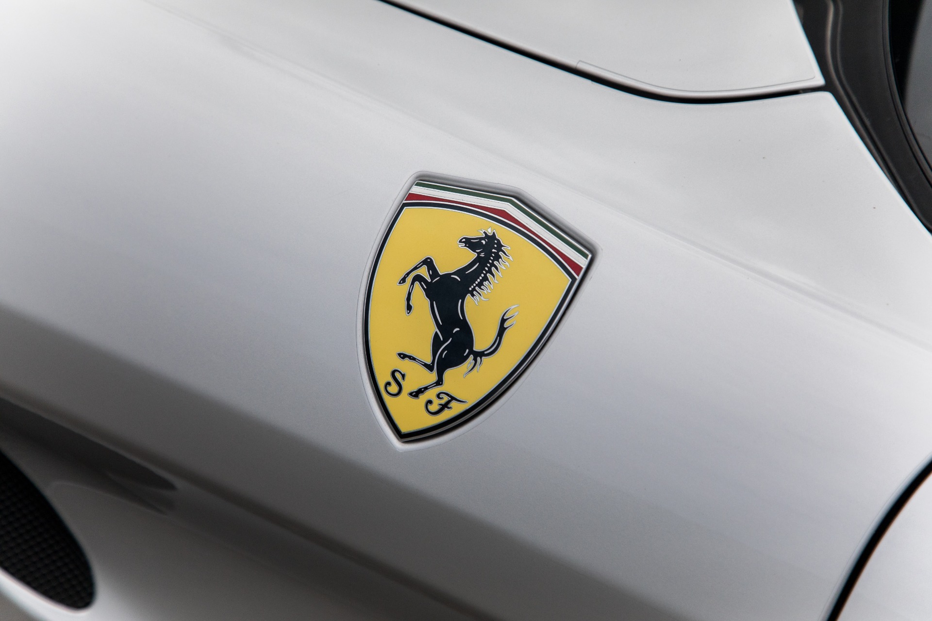 Used-2016-Ferrari-California-T