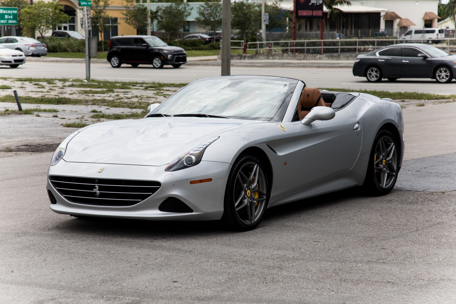 Used-2016-Ferrari-California-T