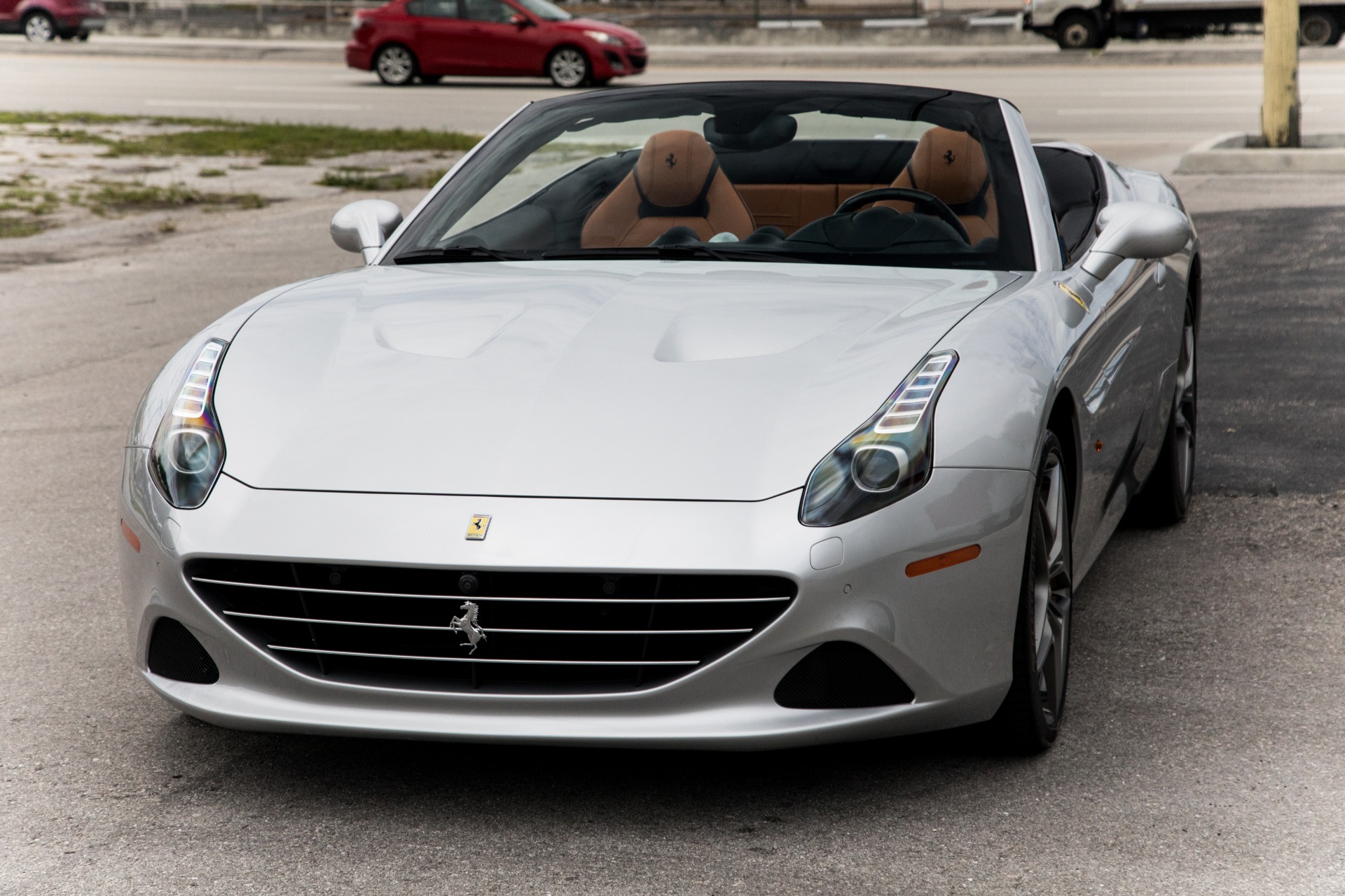 Used-2016-Ferrari-California-T