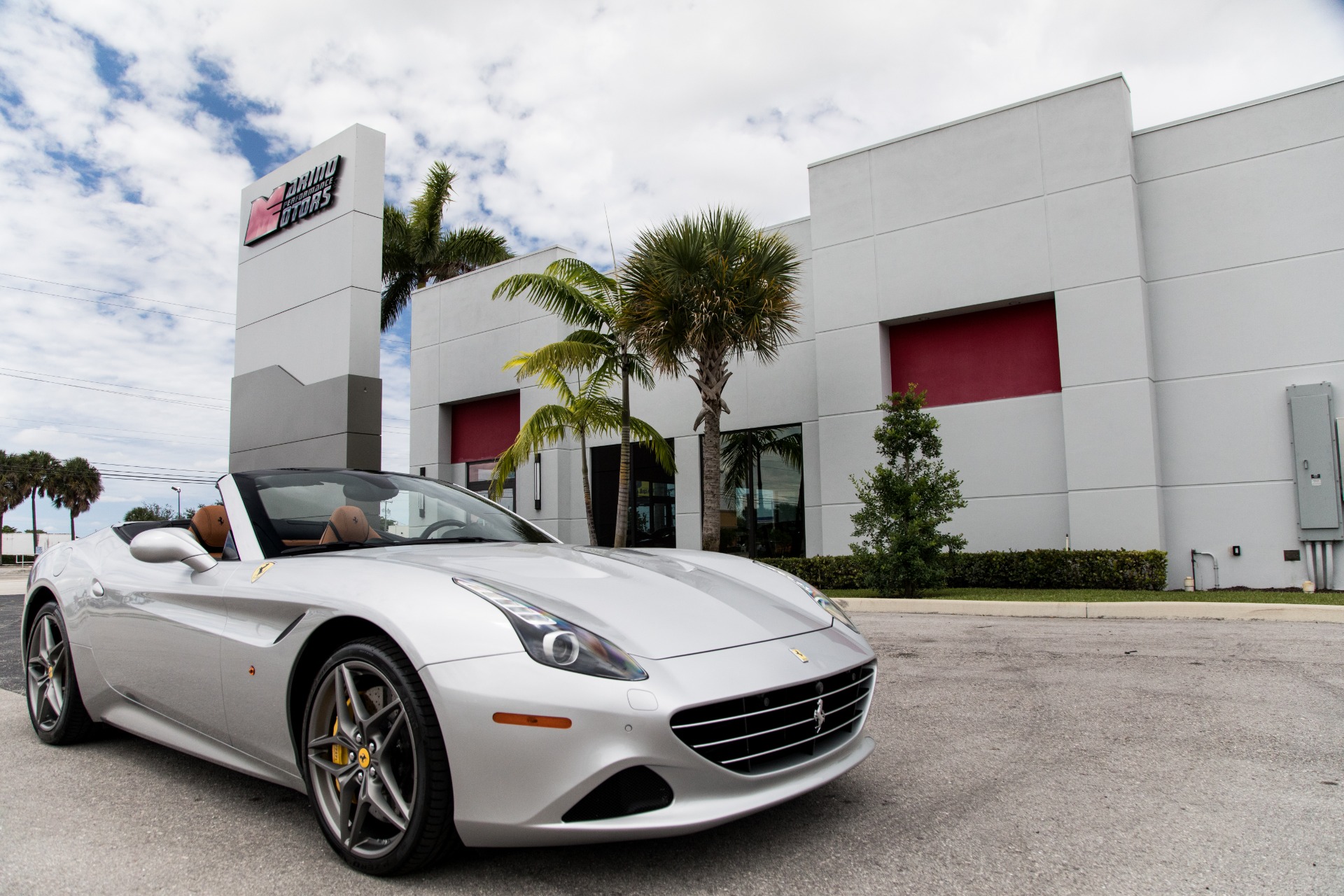 Used-2016-Ferrari-California-T