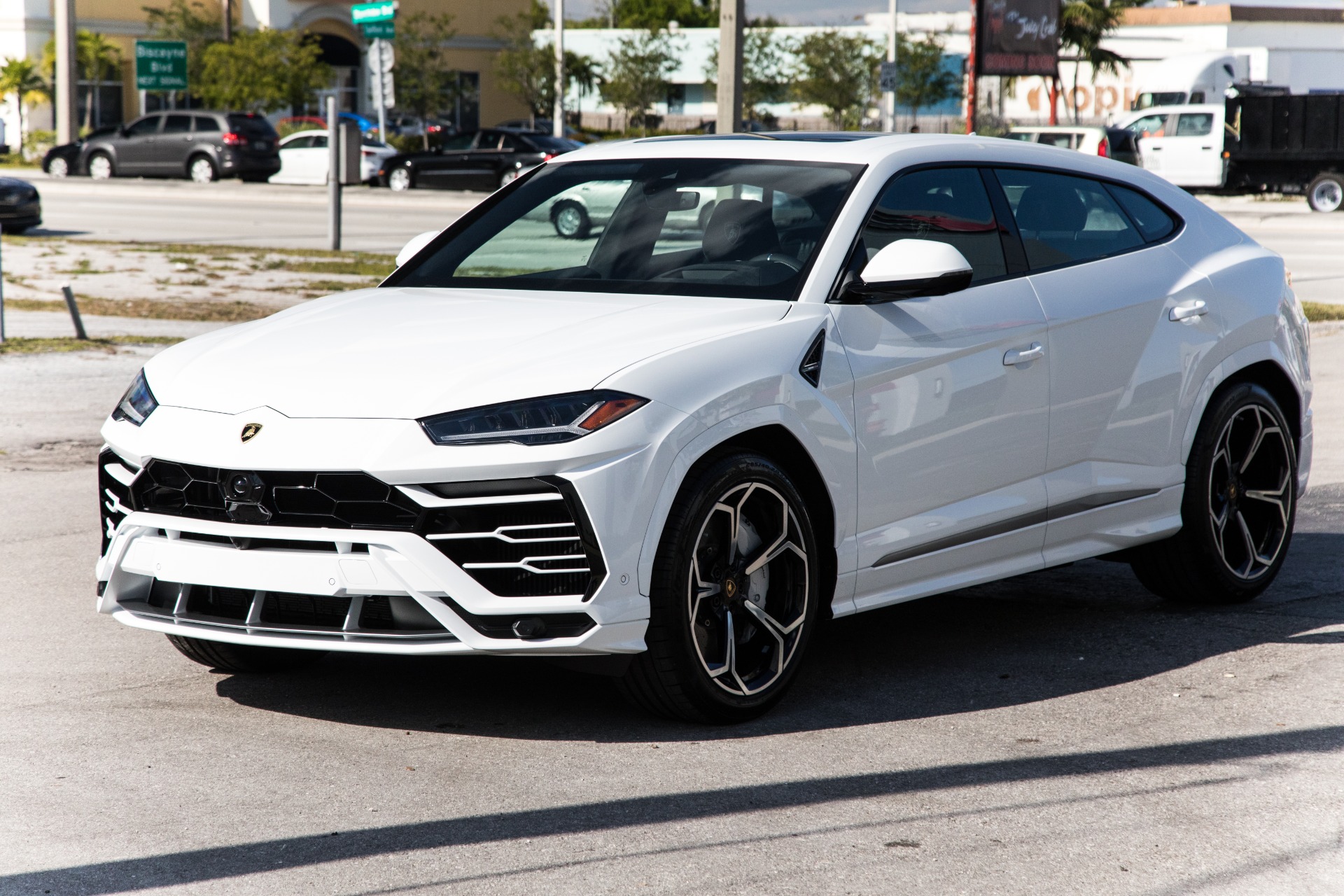 Used-2020-Lamborghini-Urus