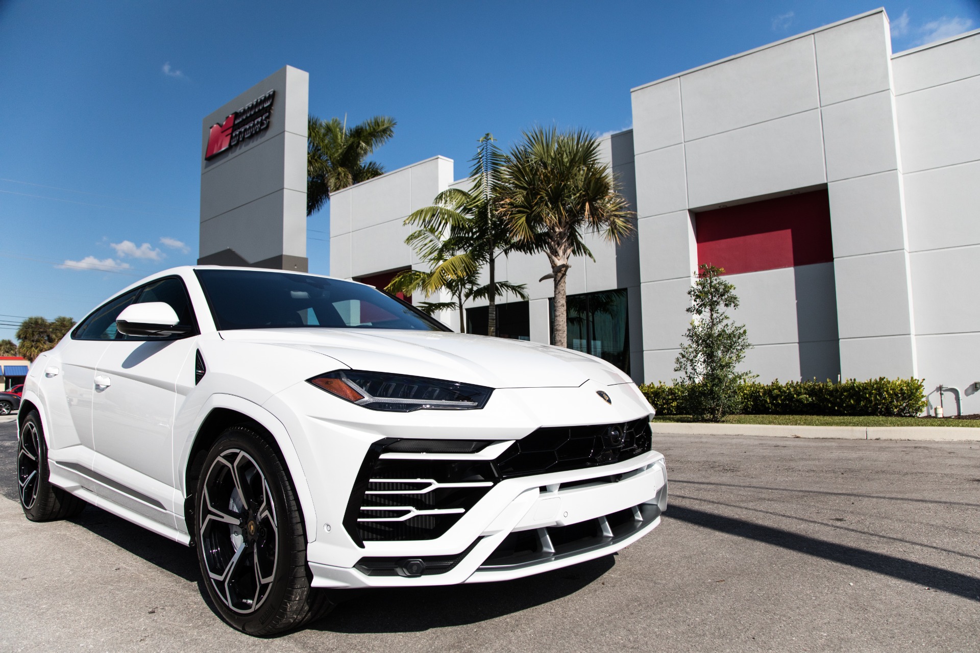 Used-2020-Lamborghini-Urus