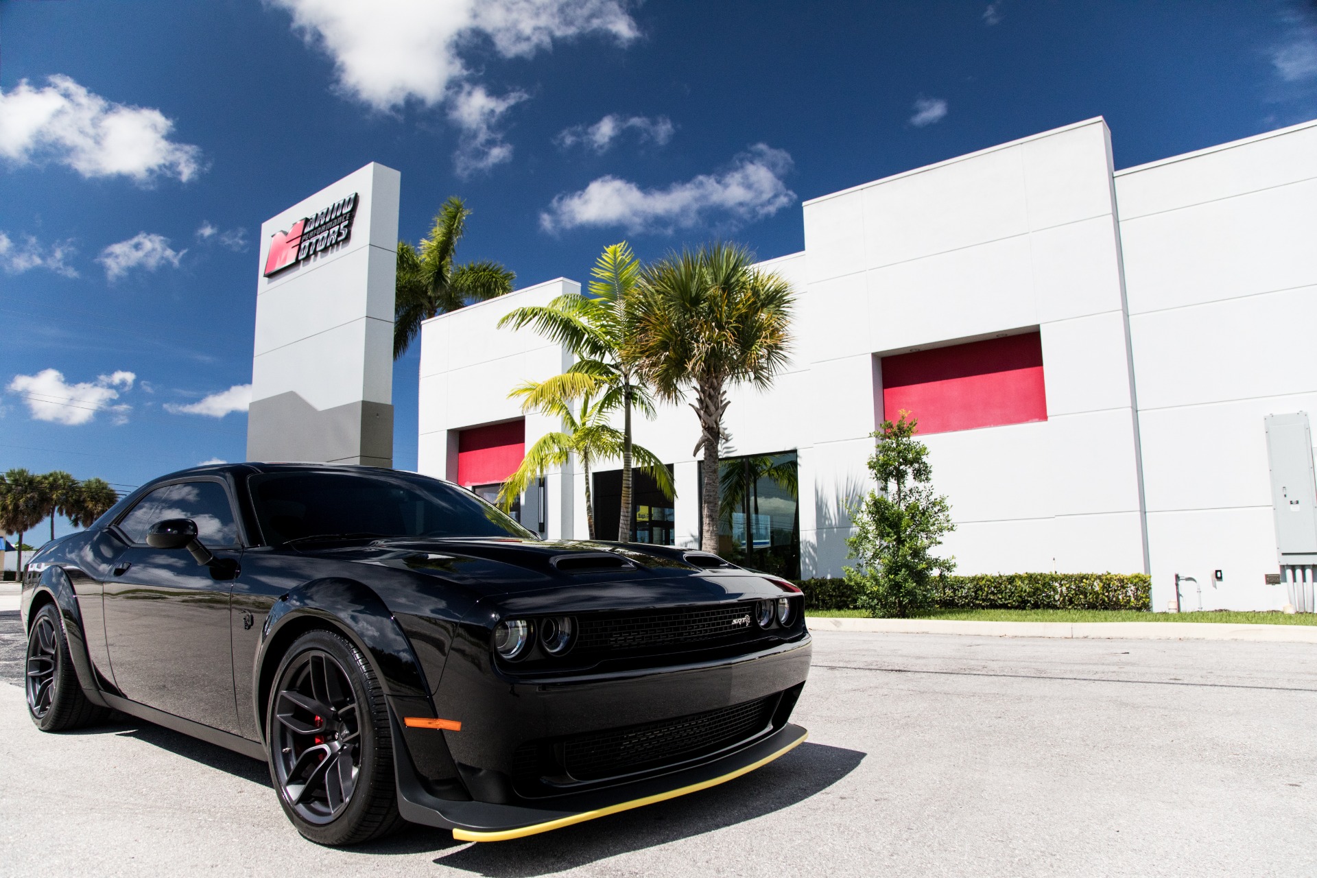 Challenger SRT Hellcat Widebody - Performance Motors