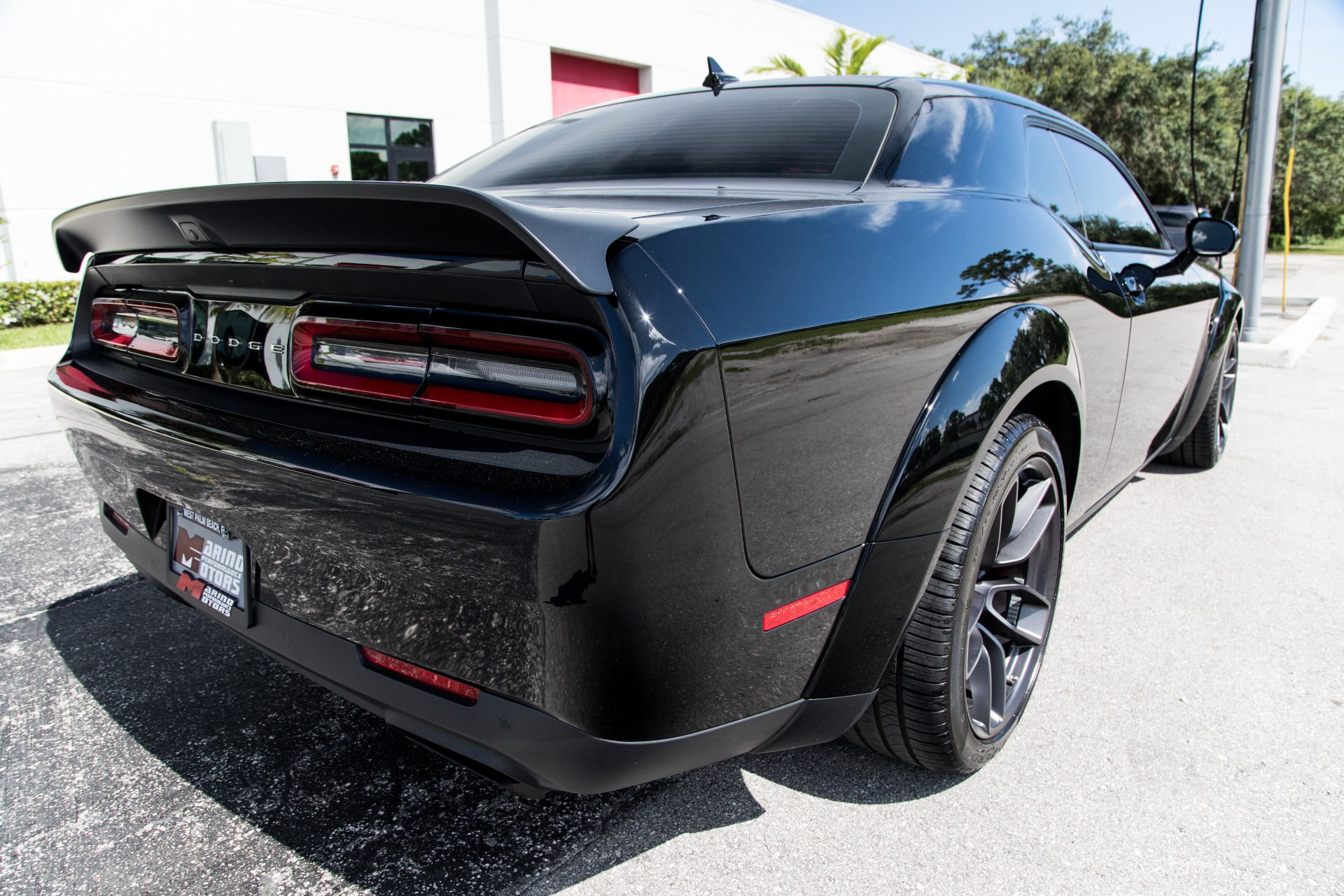 Challenger SRT Hellcat Widebody - Performance Motors