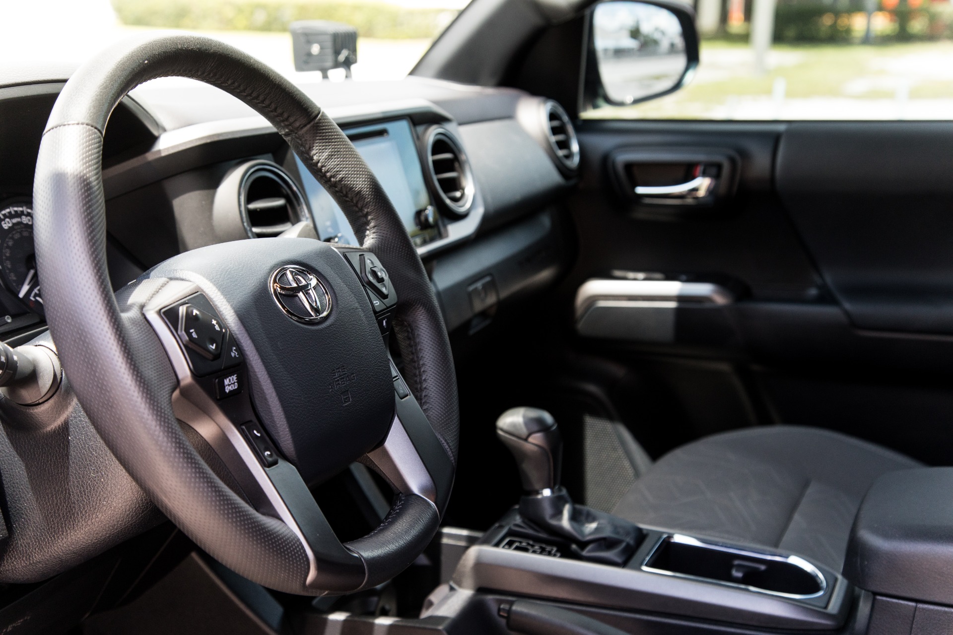 Used-2019-Toyota-Tacoma-TRD-Sport