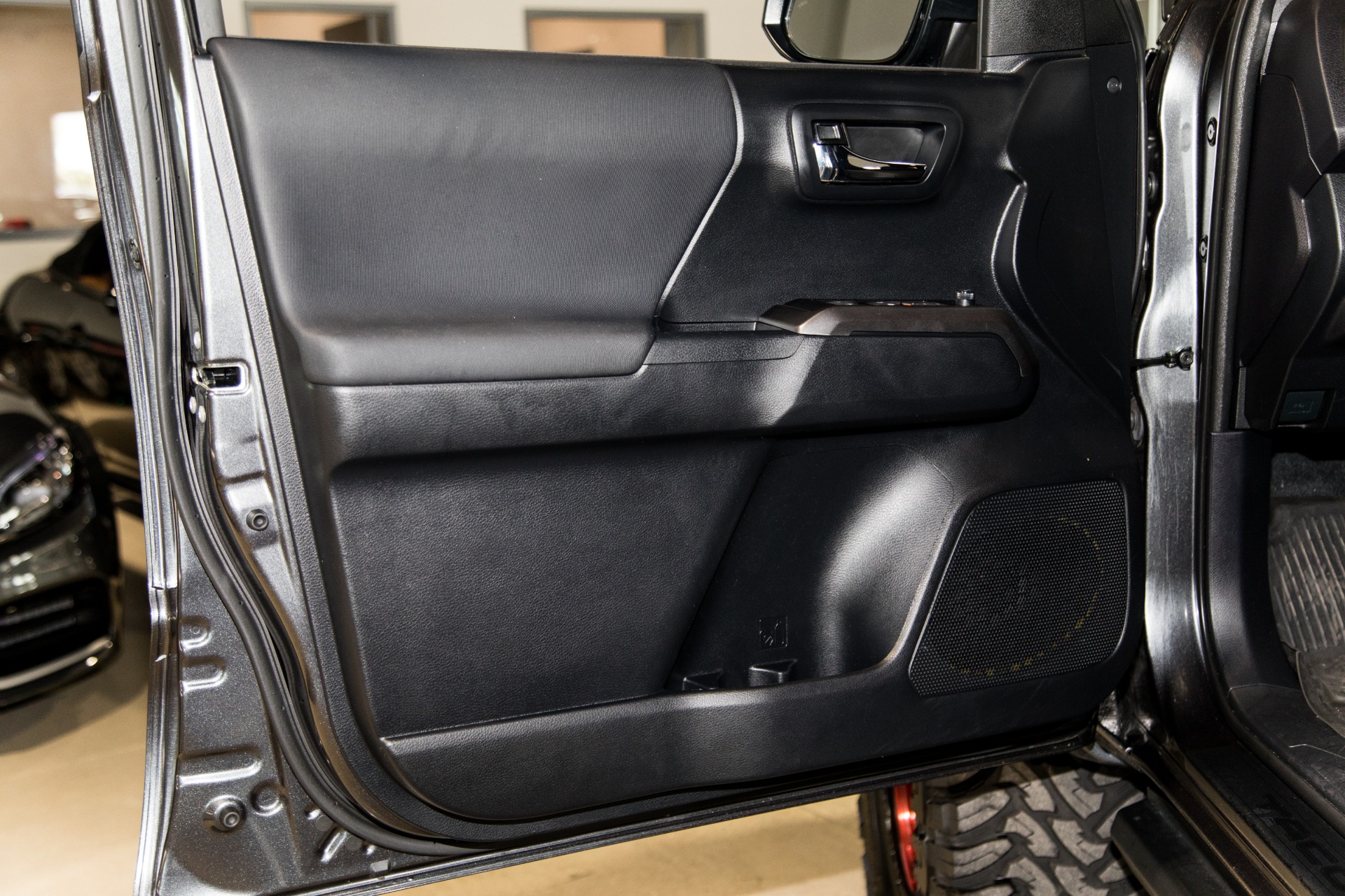 Used-2019-Toyota-Tacoma-TRD-Sport