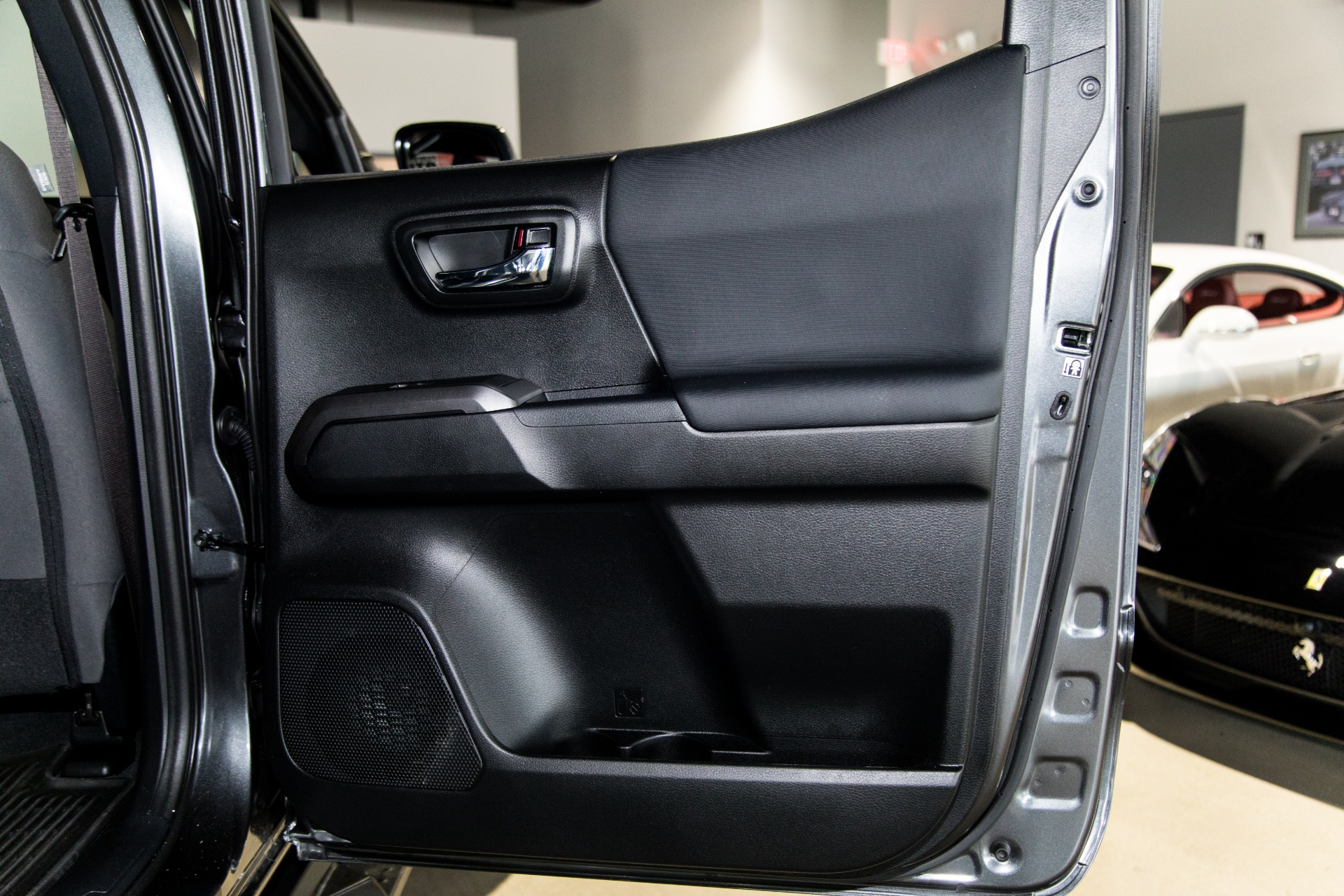 Used-2019-Toyota-Tacoma-TRD-Sport