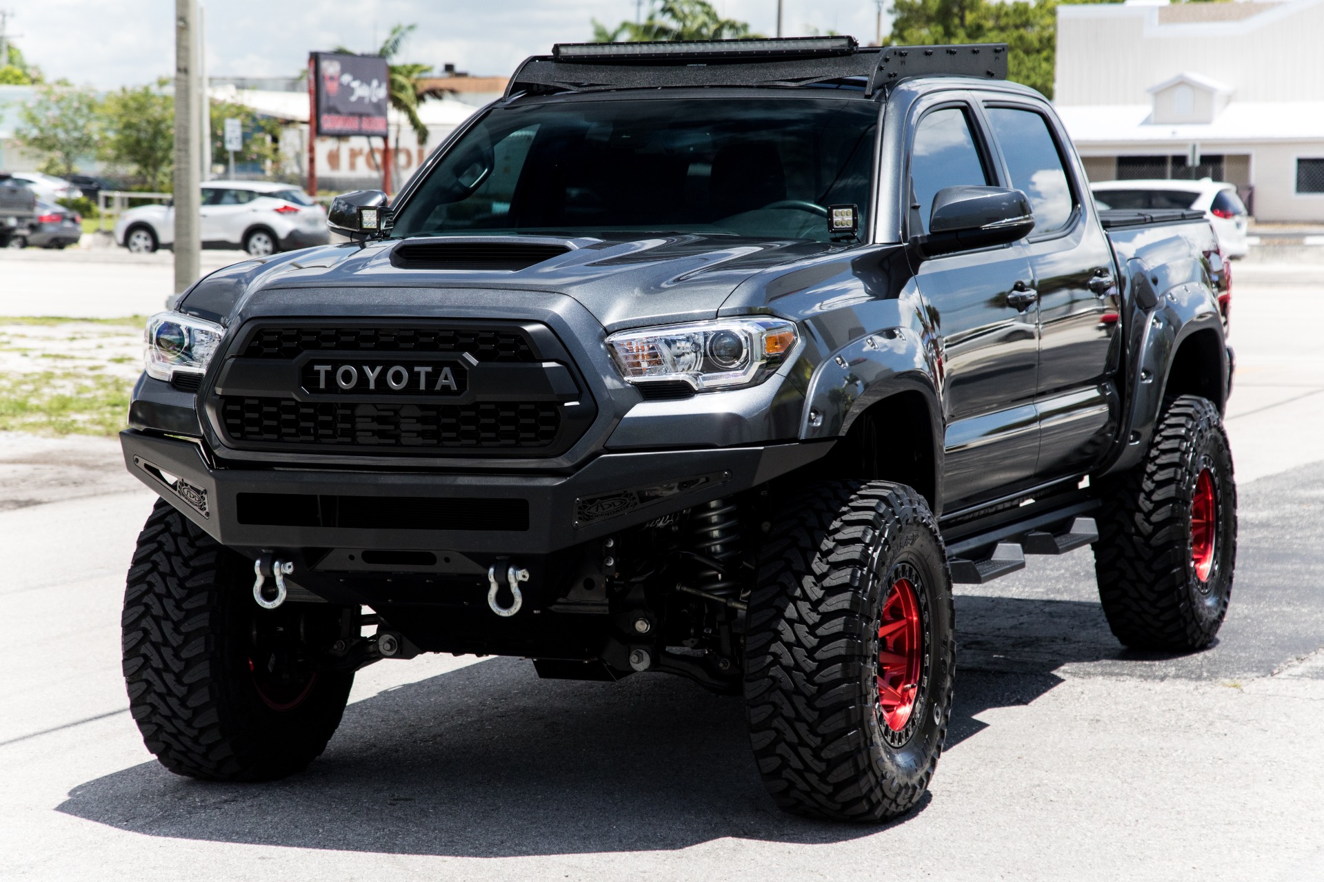 Used-2019-Toyota-Tacoma-TRD-Sport