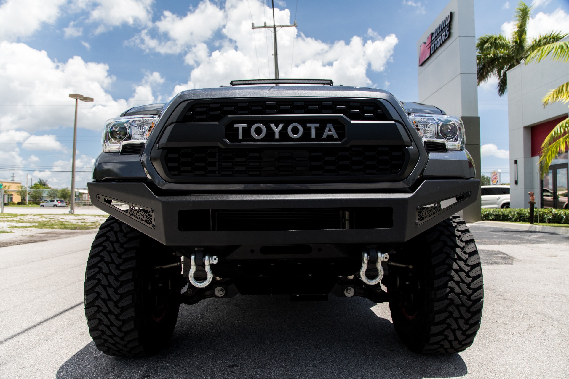 Used-2019-Toyota-Tacoma-TRD-Sport