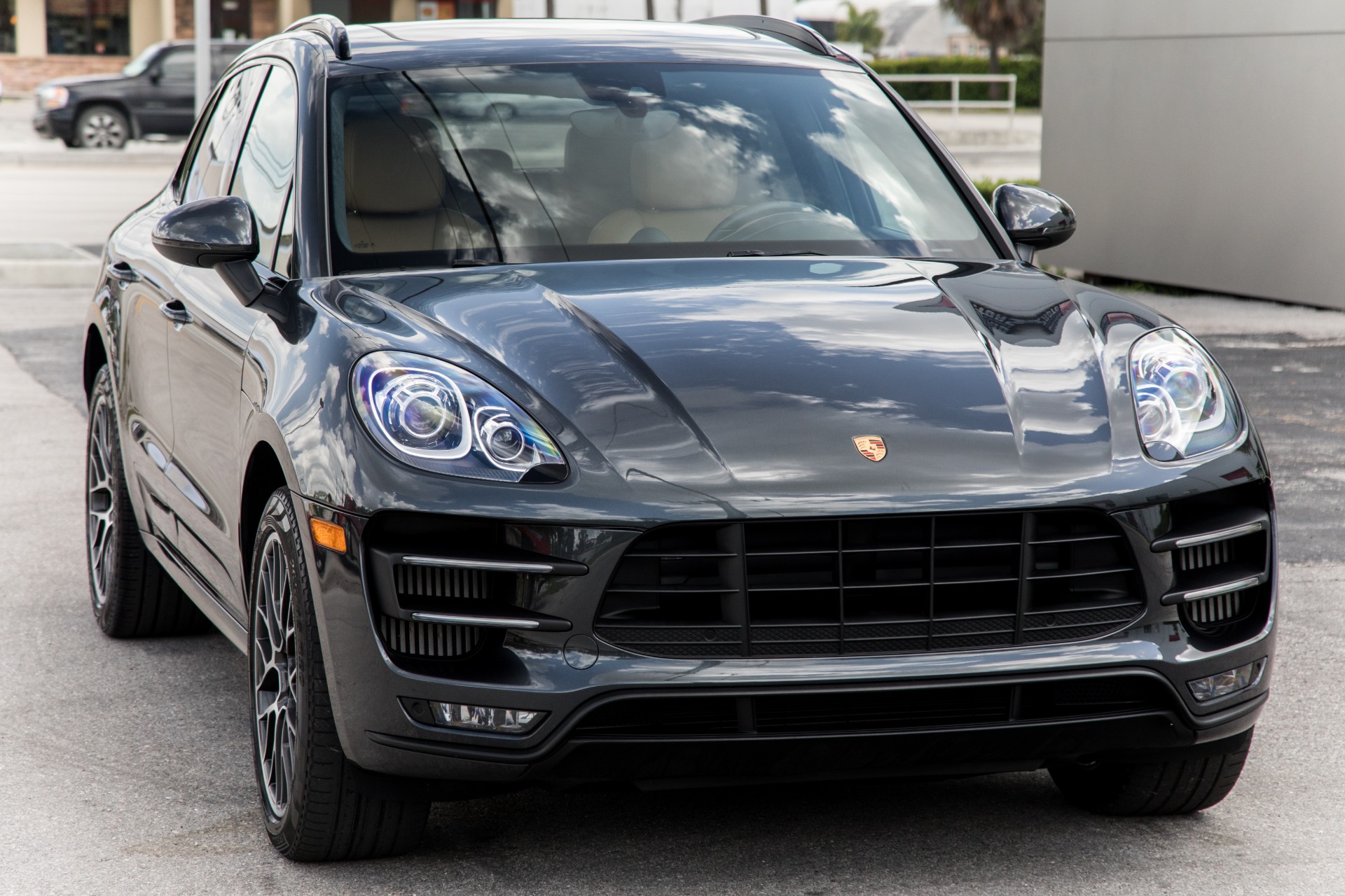 Used-2017-Porsche-Macan-Turbo