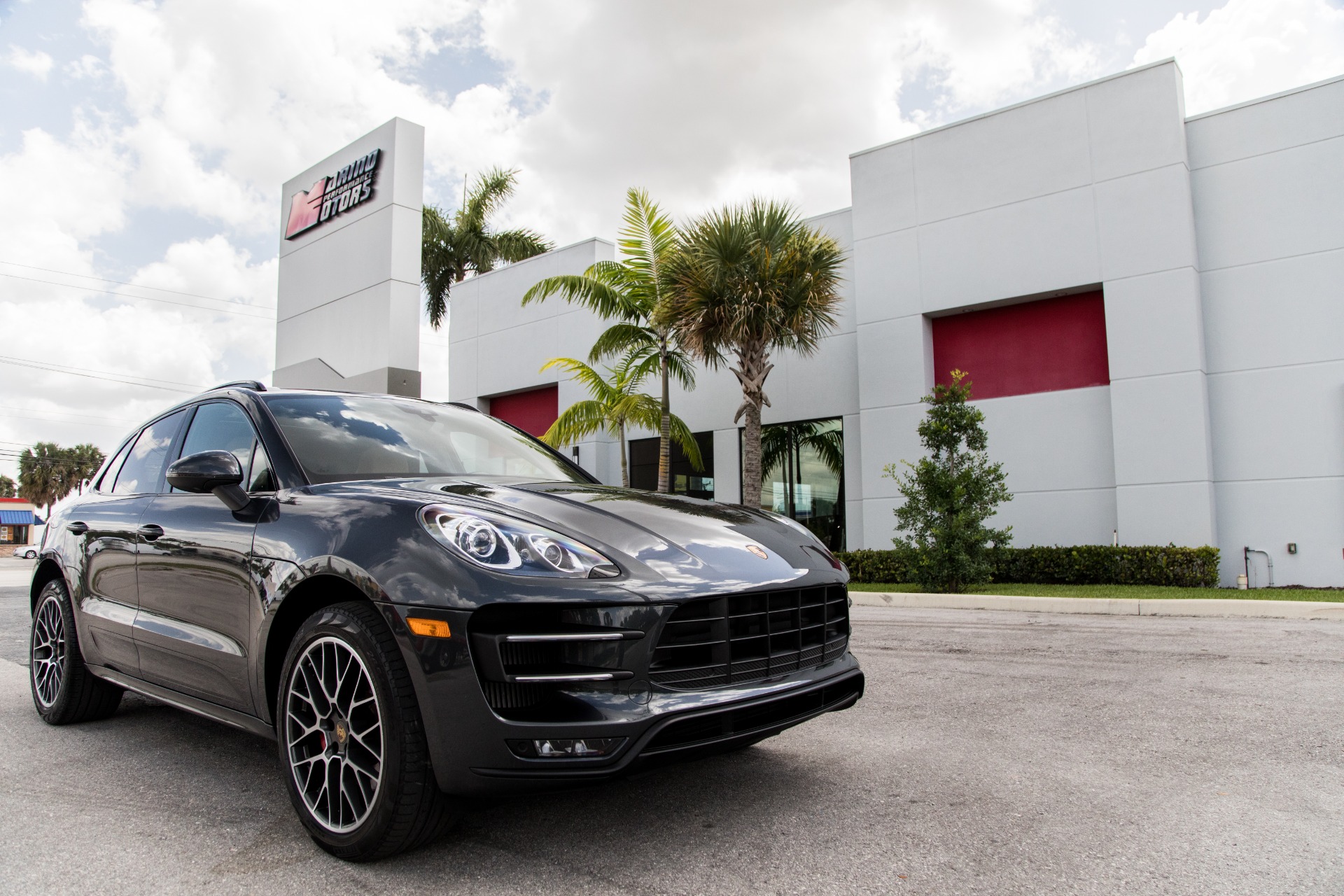 Used-2017-Porsche-Macan-Turbo