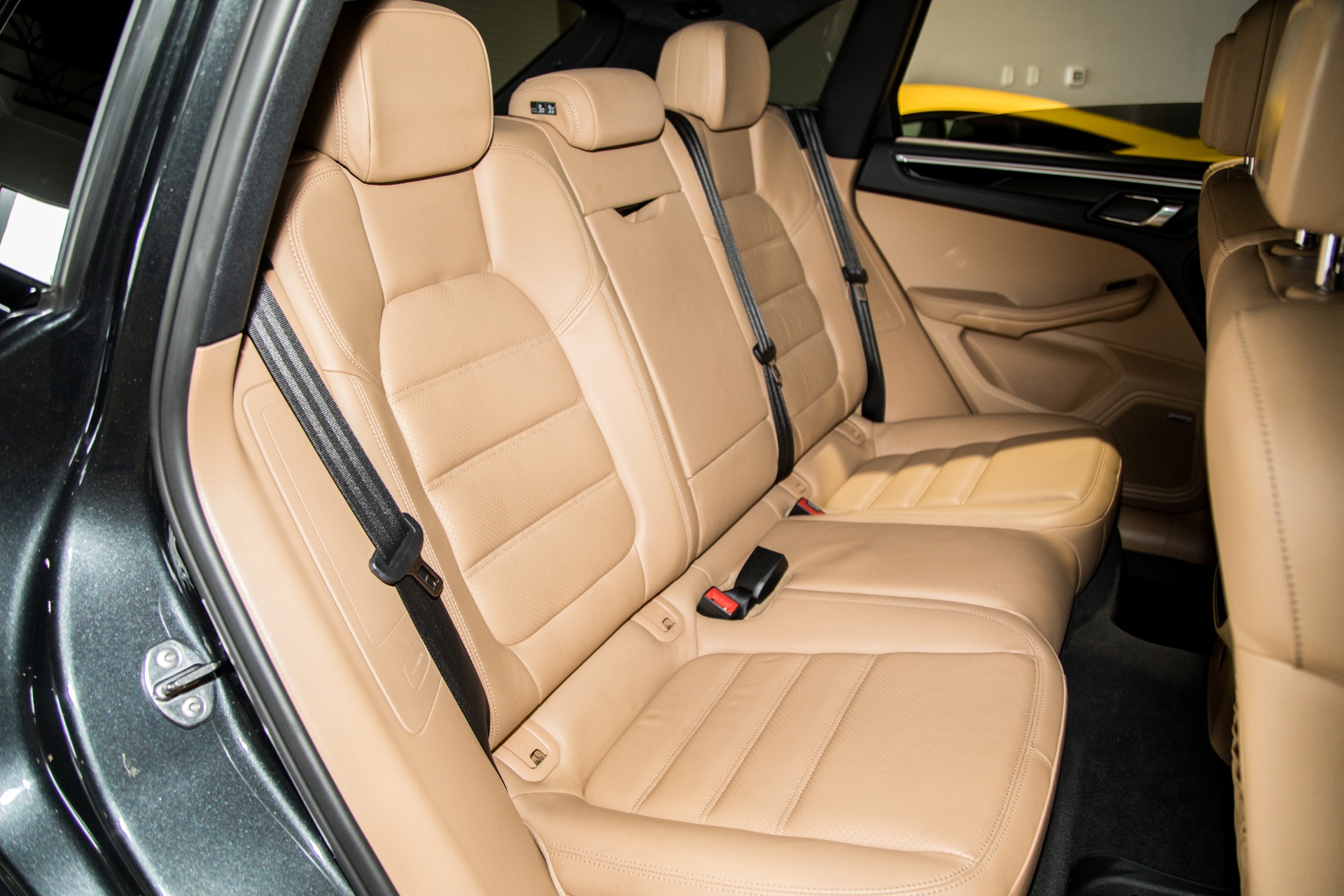 Used-2017-Porsche-Macan-Turbo