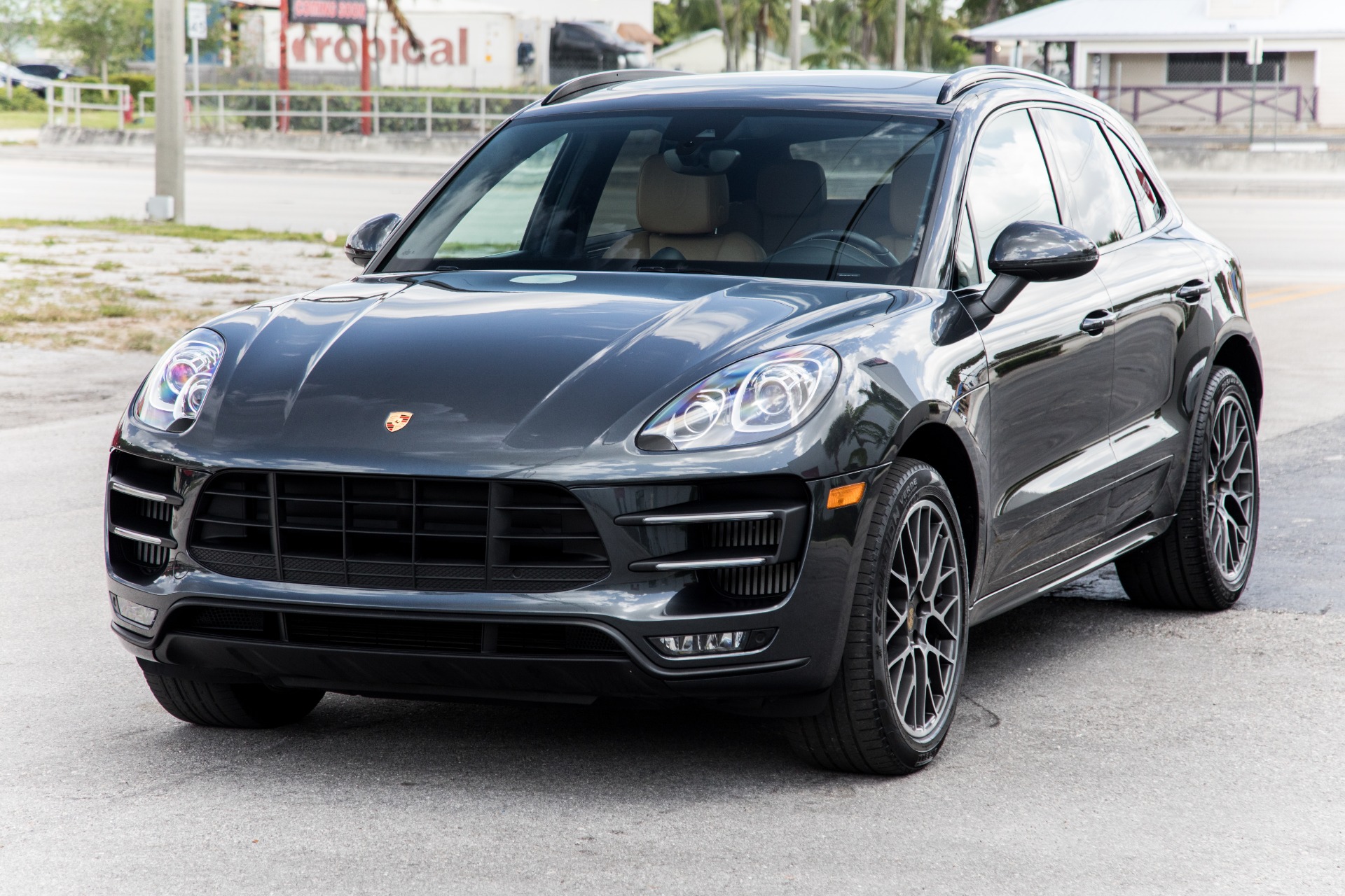 Used-2017-Porsche-Macan-Turbo