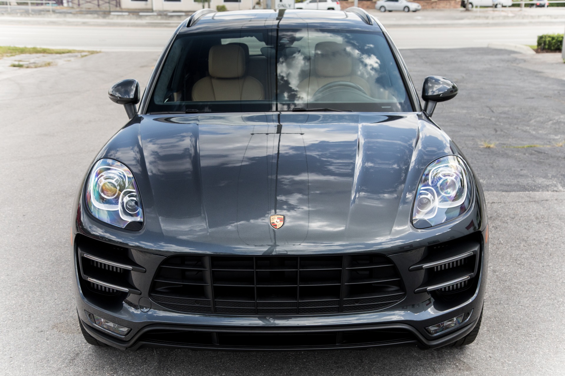 Used-2017-Porsche-Macan-Turbo