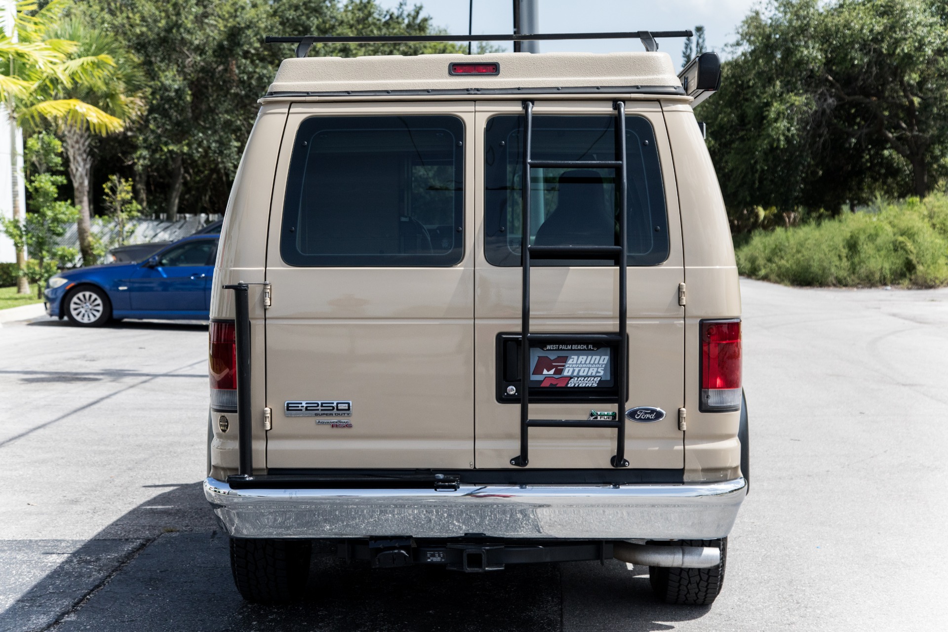 Used-2009-Ford-E-250-Sports-Mobile