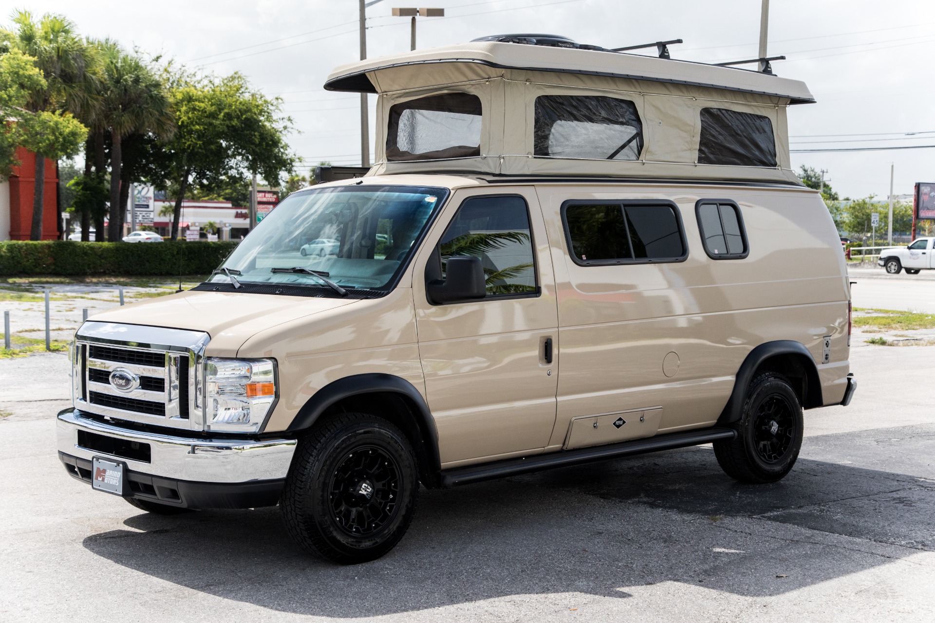 Used-2009-Ford-E-250-Sports-Mobile