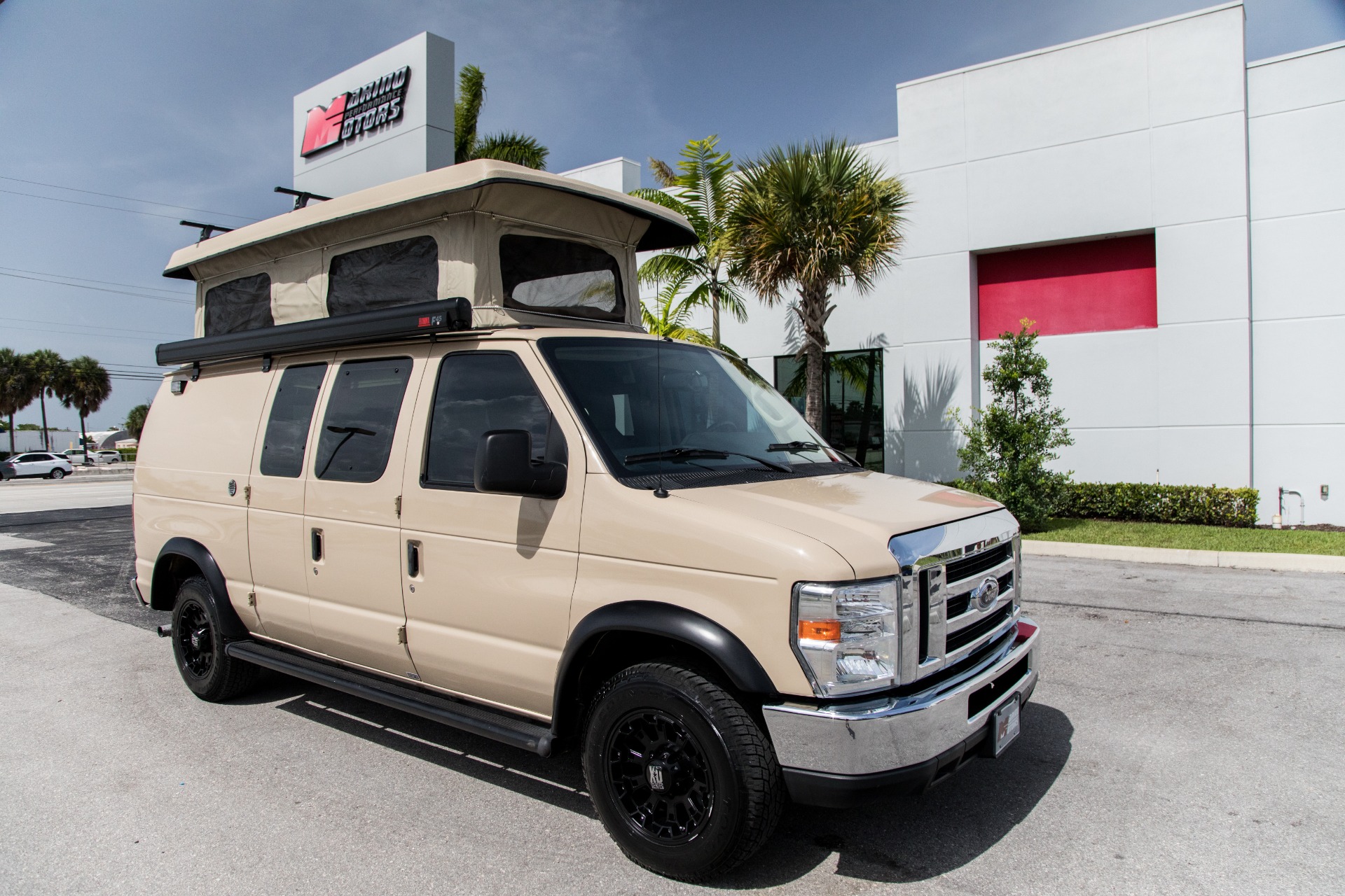 Used-2009-Ford-E-250-Sports-Mobile