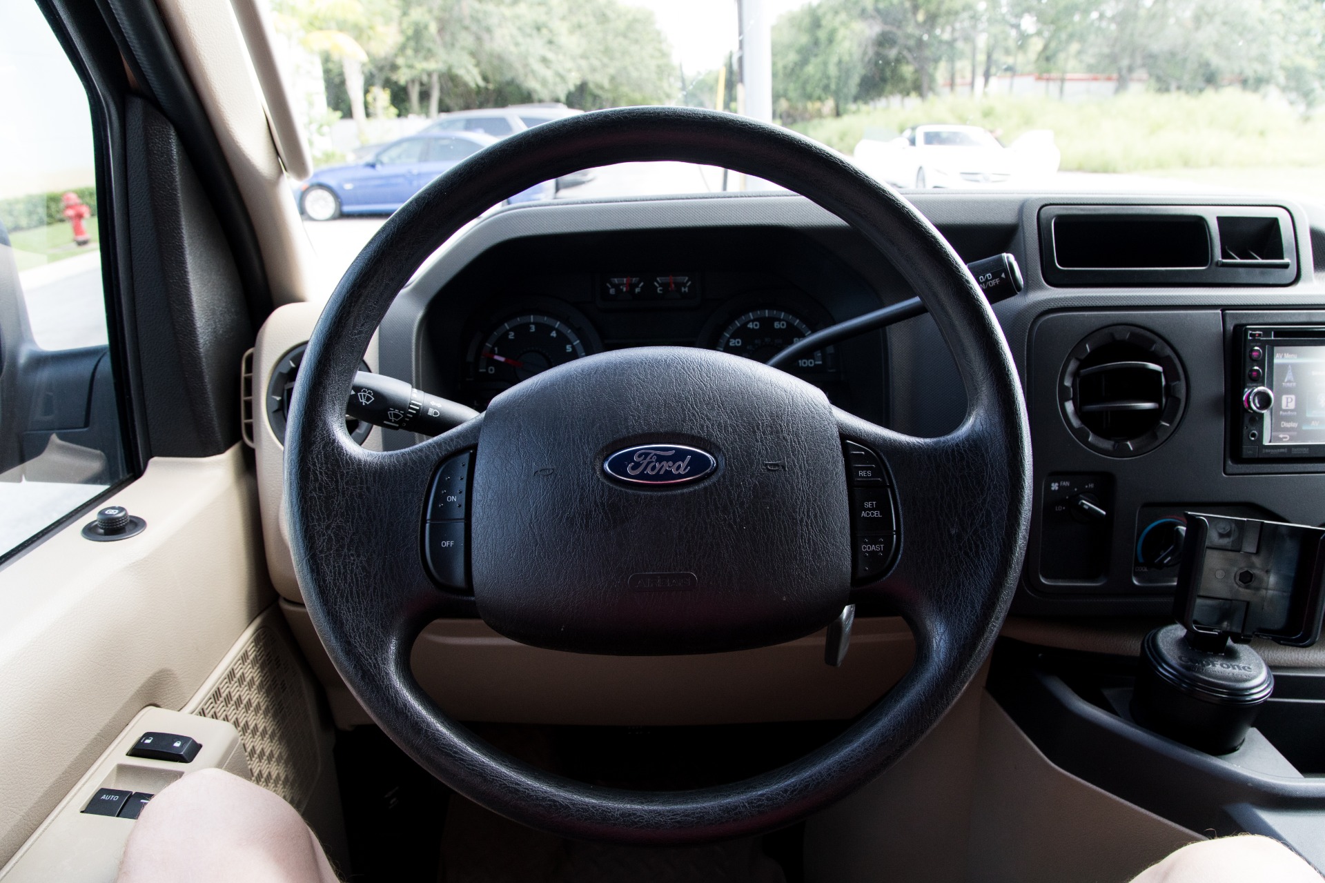 Used-2009-Ford-E-250-Sports-Mobile