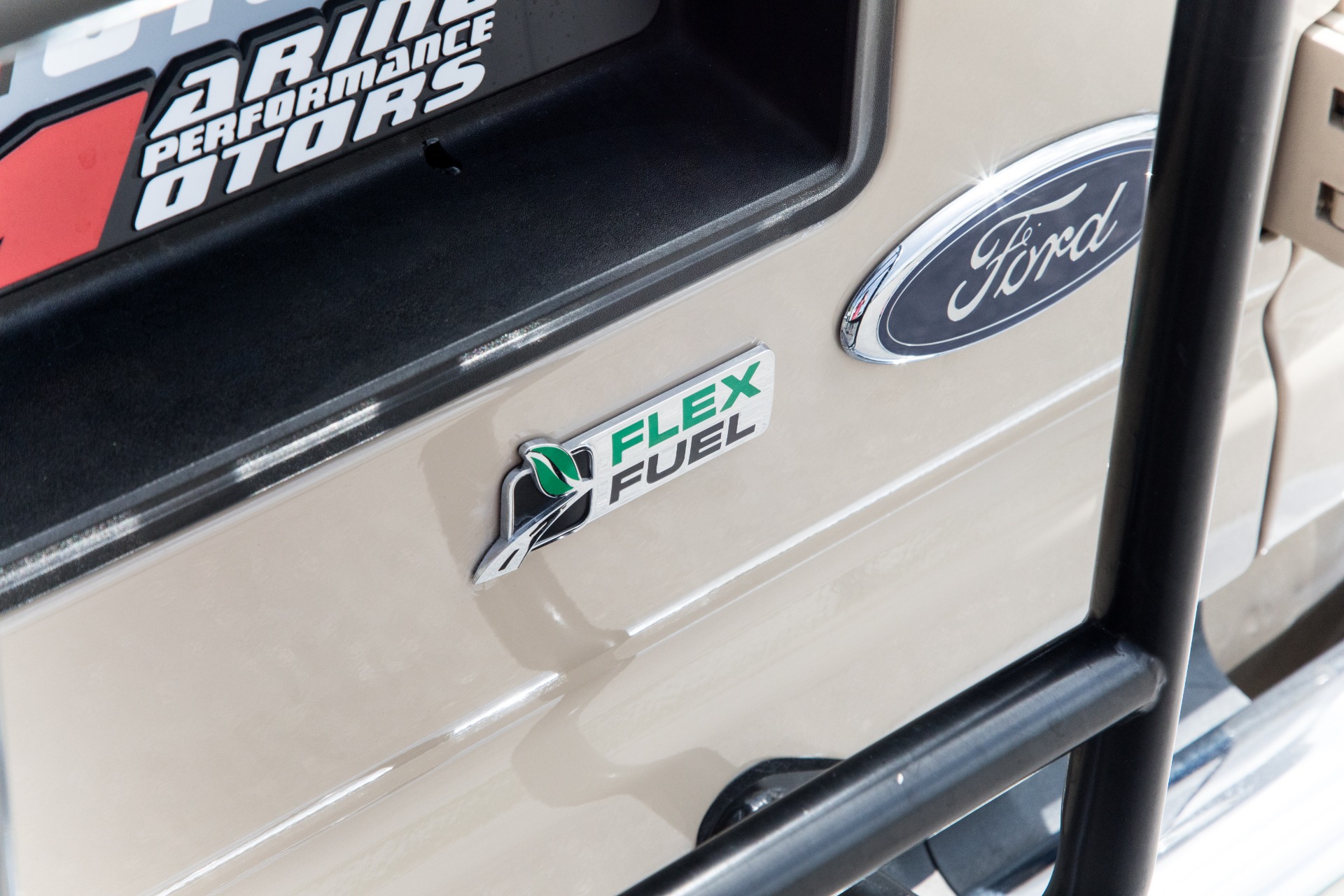 Used-2009-Ford-E-250-Sports-Mobile