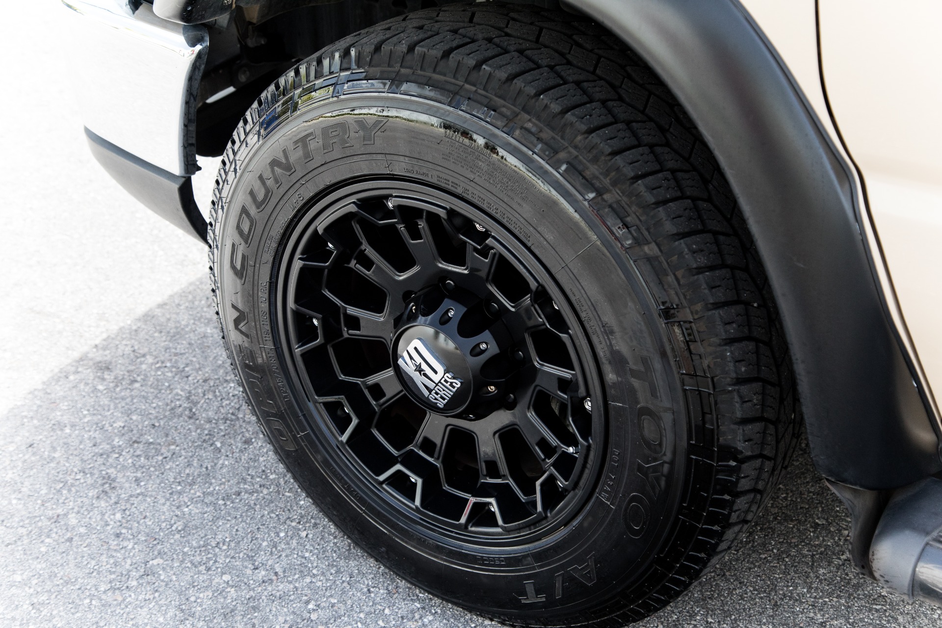 Used-2009-Ford-E-250-Sports-Mobile