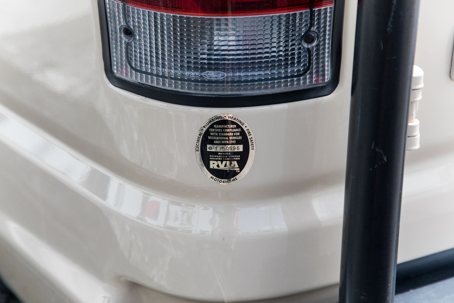 Used-2009-Ford-E-250-Sports-Mobile