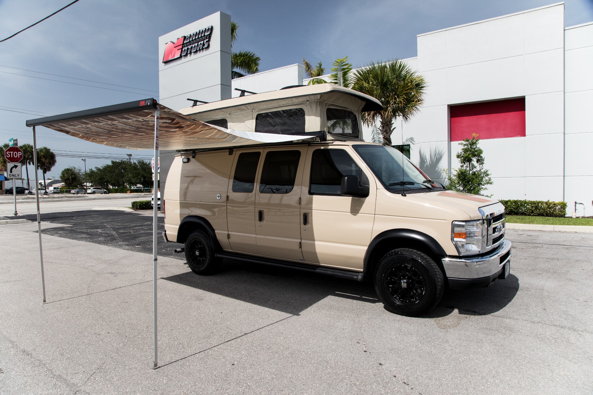 Used-2009-Ford-E-250-Sports-Mobile