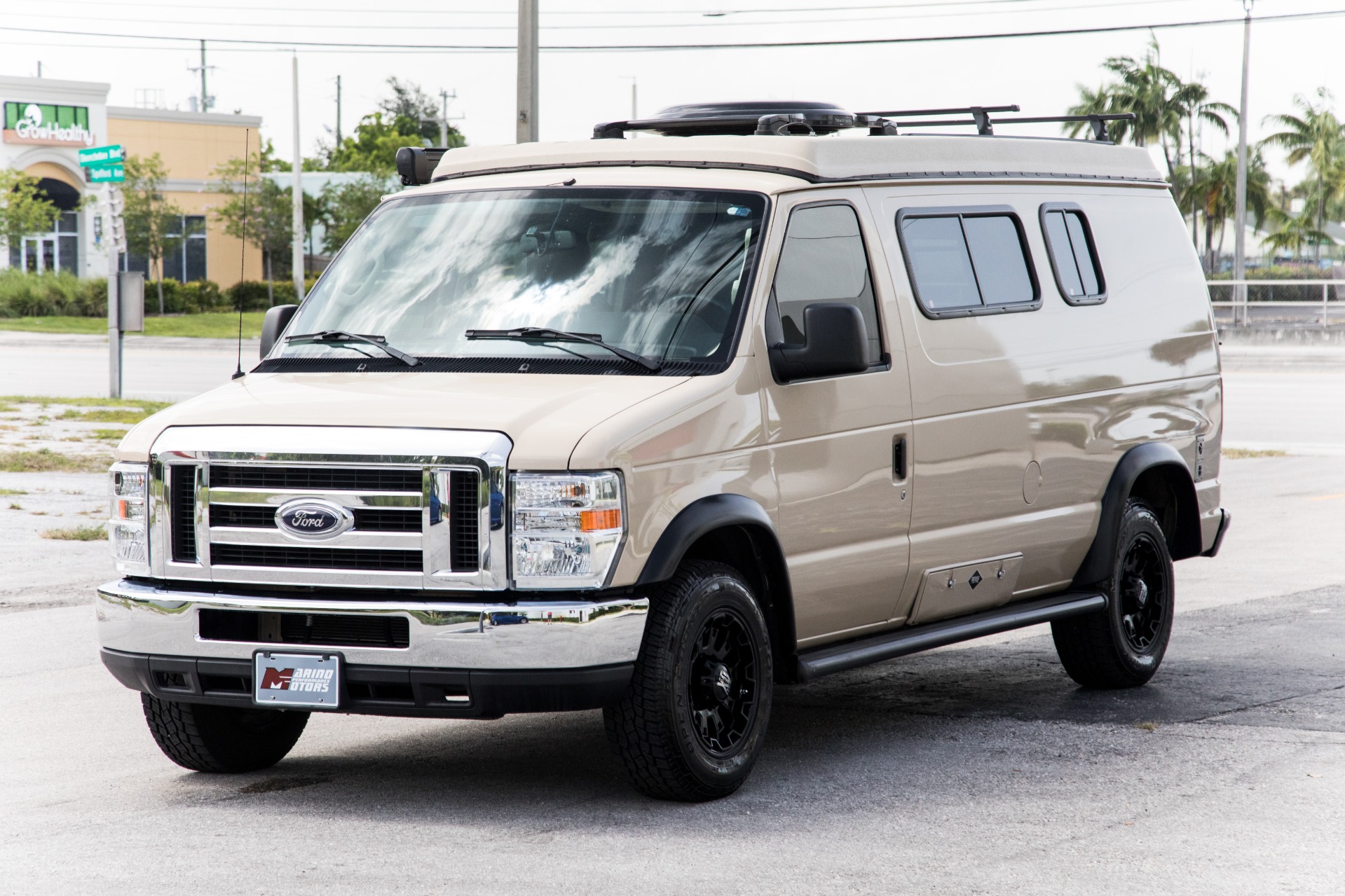 Used-2009-Ford-E-250-Sports-Mobile