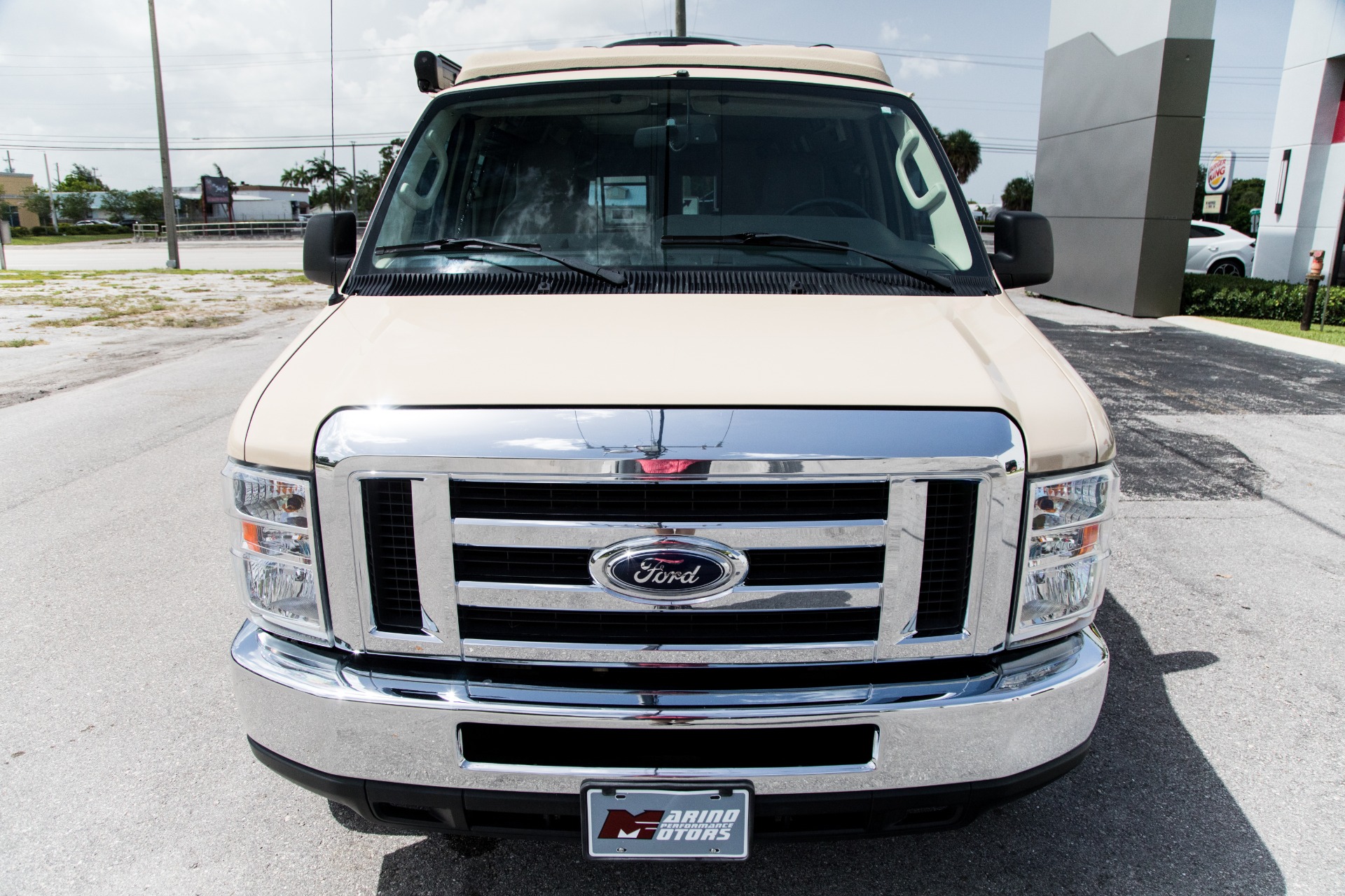 Used-2009-Ford-E-250-Sports-Mobile