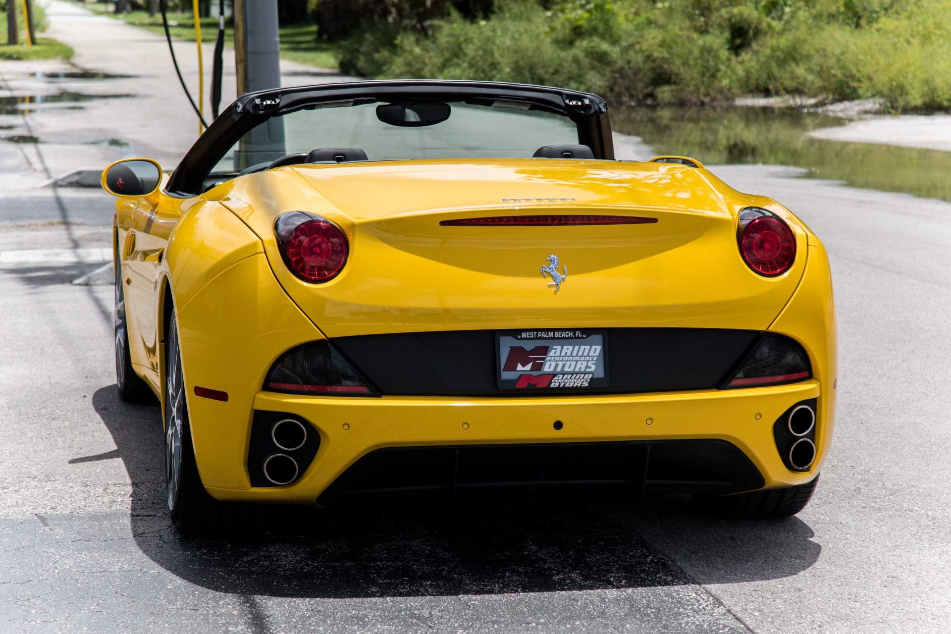 Used-2014-Ferrari-California