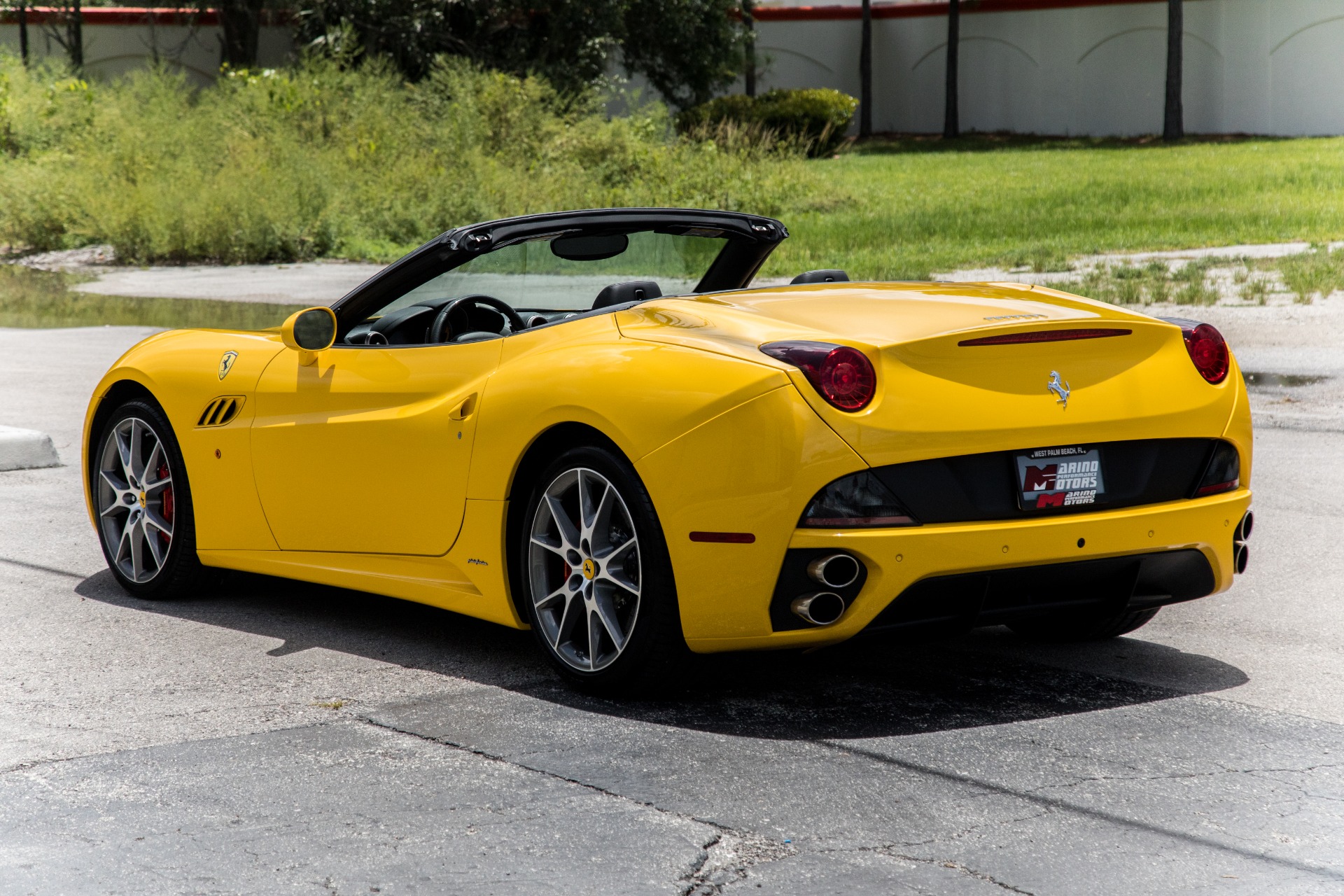 Used-2014-Ferrari-California